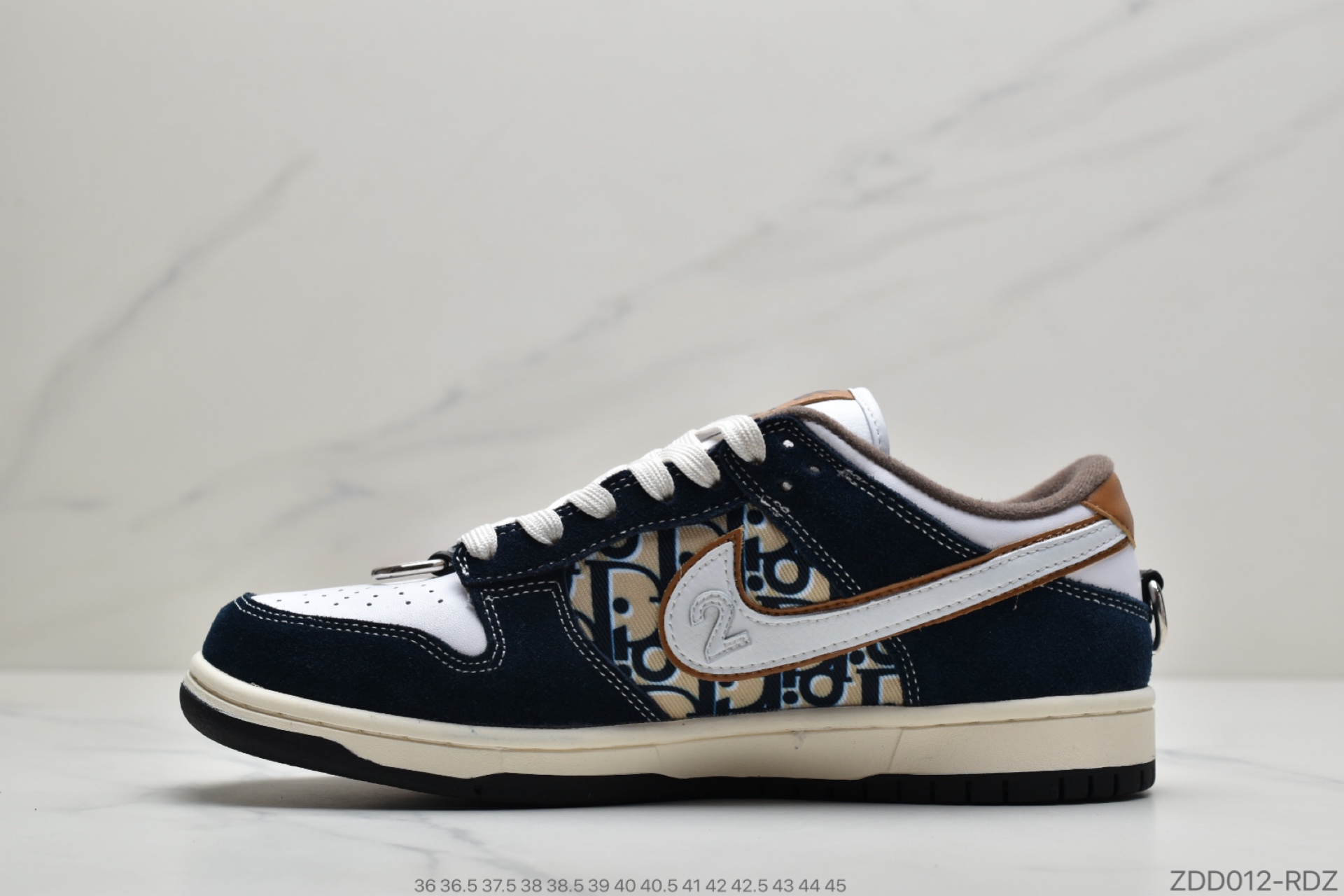 230 公司级耐克NIKE Dunk SB Low Dior定制整双鞋以今年超火的Dunk SB Low