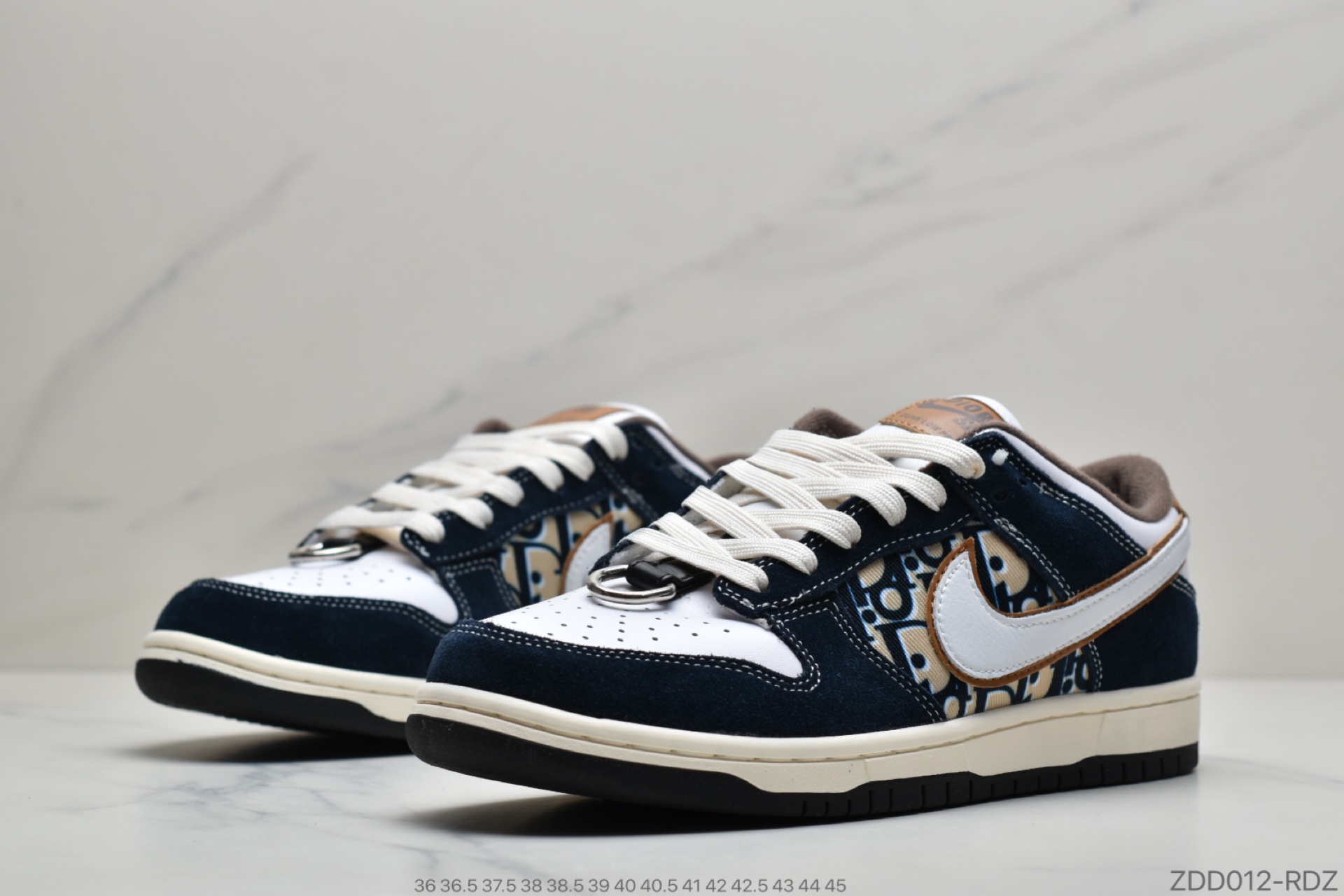 230 公司级耐克NIKE Dunk SB Low Dior定制整双鞋以今年超火的Dunk SB Low