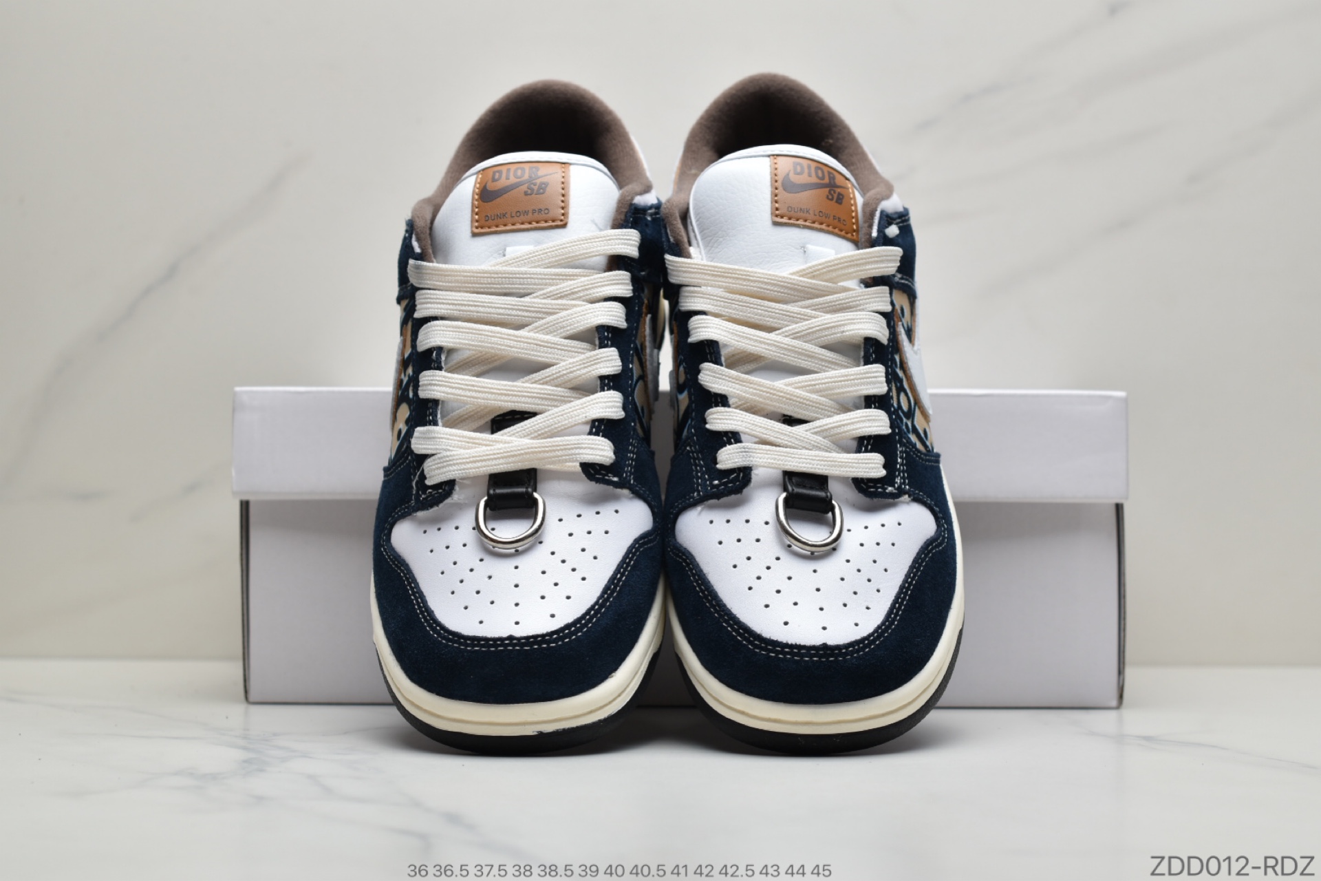 230 公司级耐克NIKE Dunk SB Low Dior定制整双鞋以今年超火的Dunk SB Low