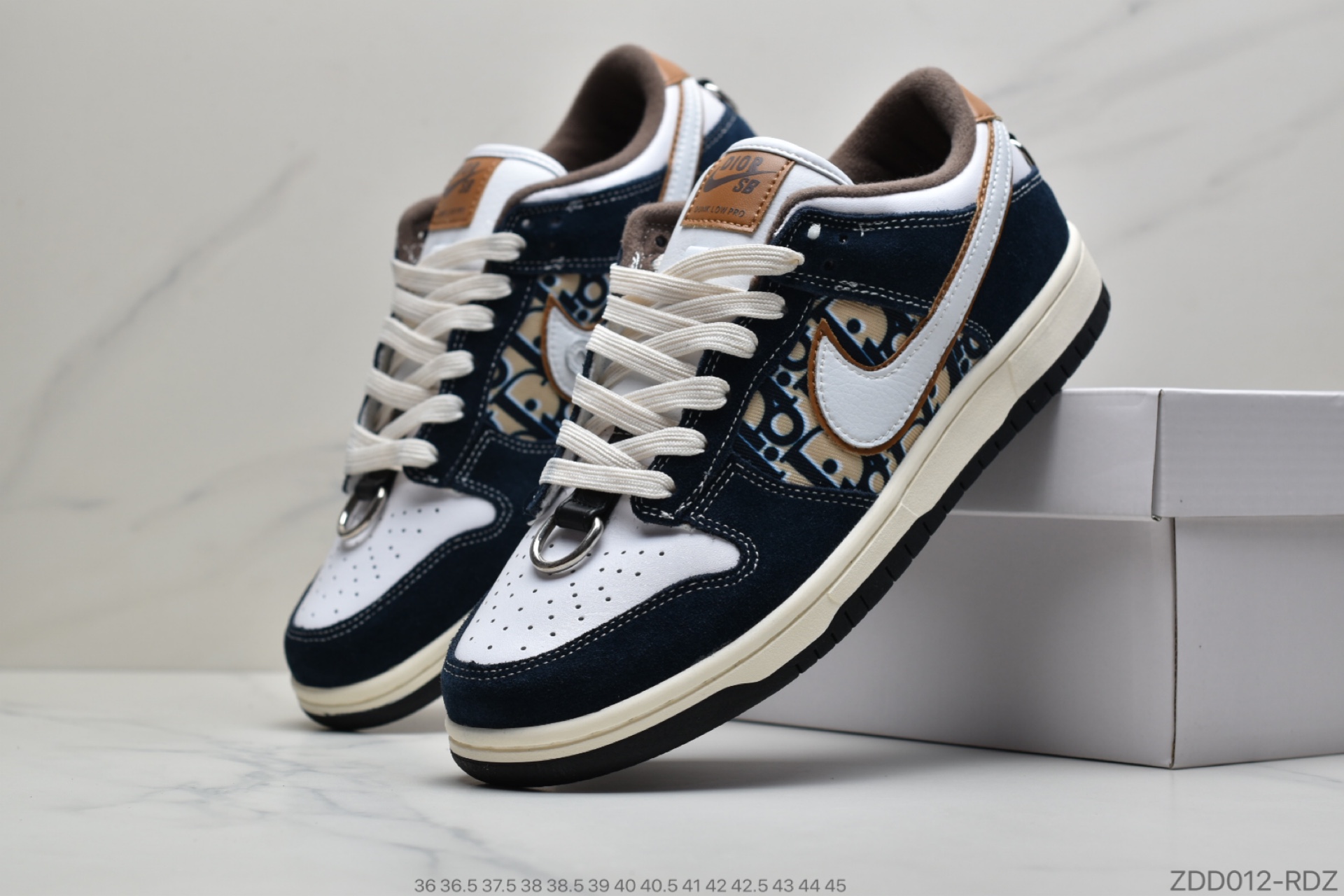 230 公司级耐克NIKE Dunk SB Low Dior定制整双鞋以今年超火的Dunk SB Low
