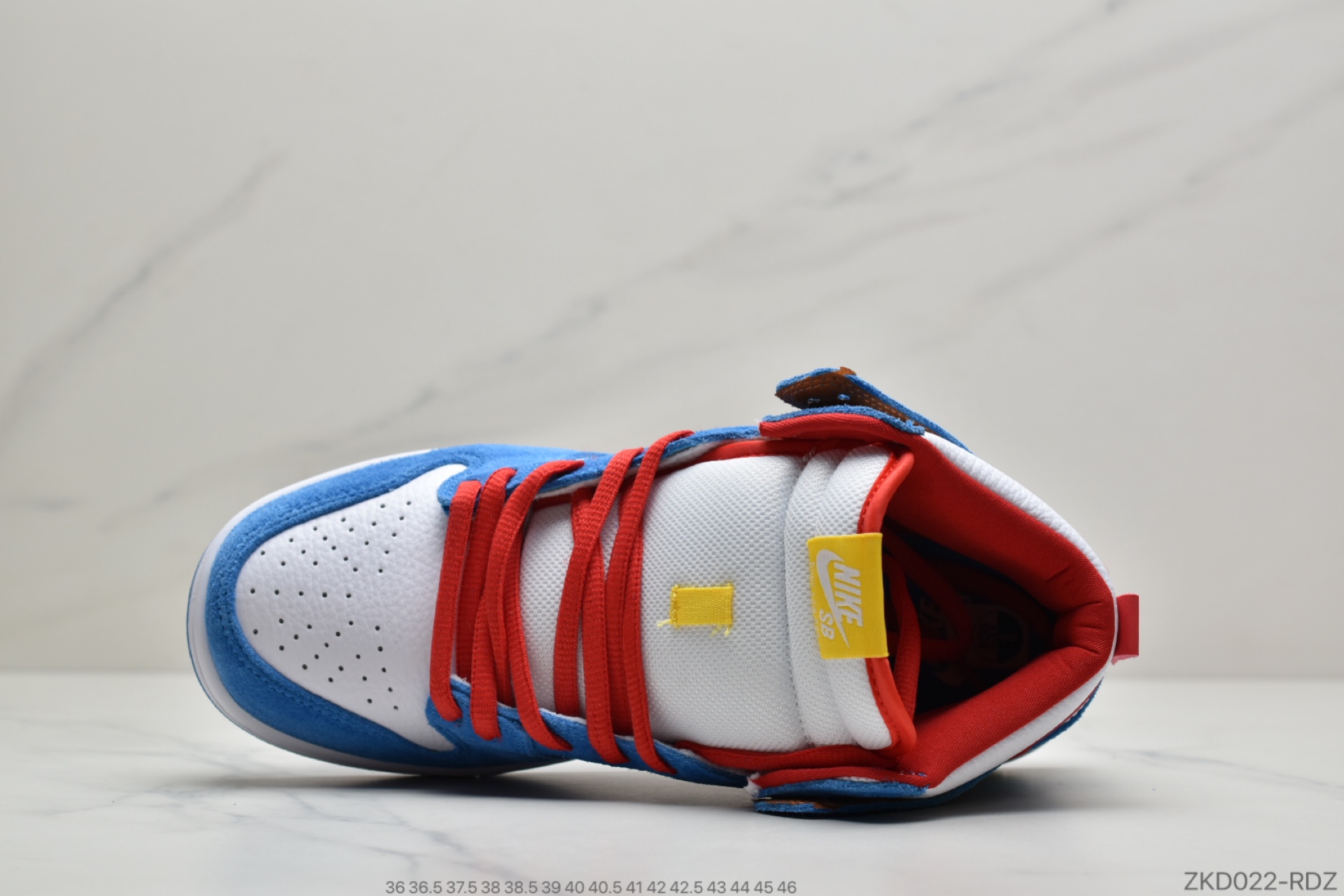 270 Doraemon x NK Dunk SB High Pro”Doraemon”扣篮系列高帮经典百搭休闲运动板鞋“皮革白蓝胖子红黄”货号：CI2692-400