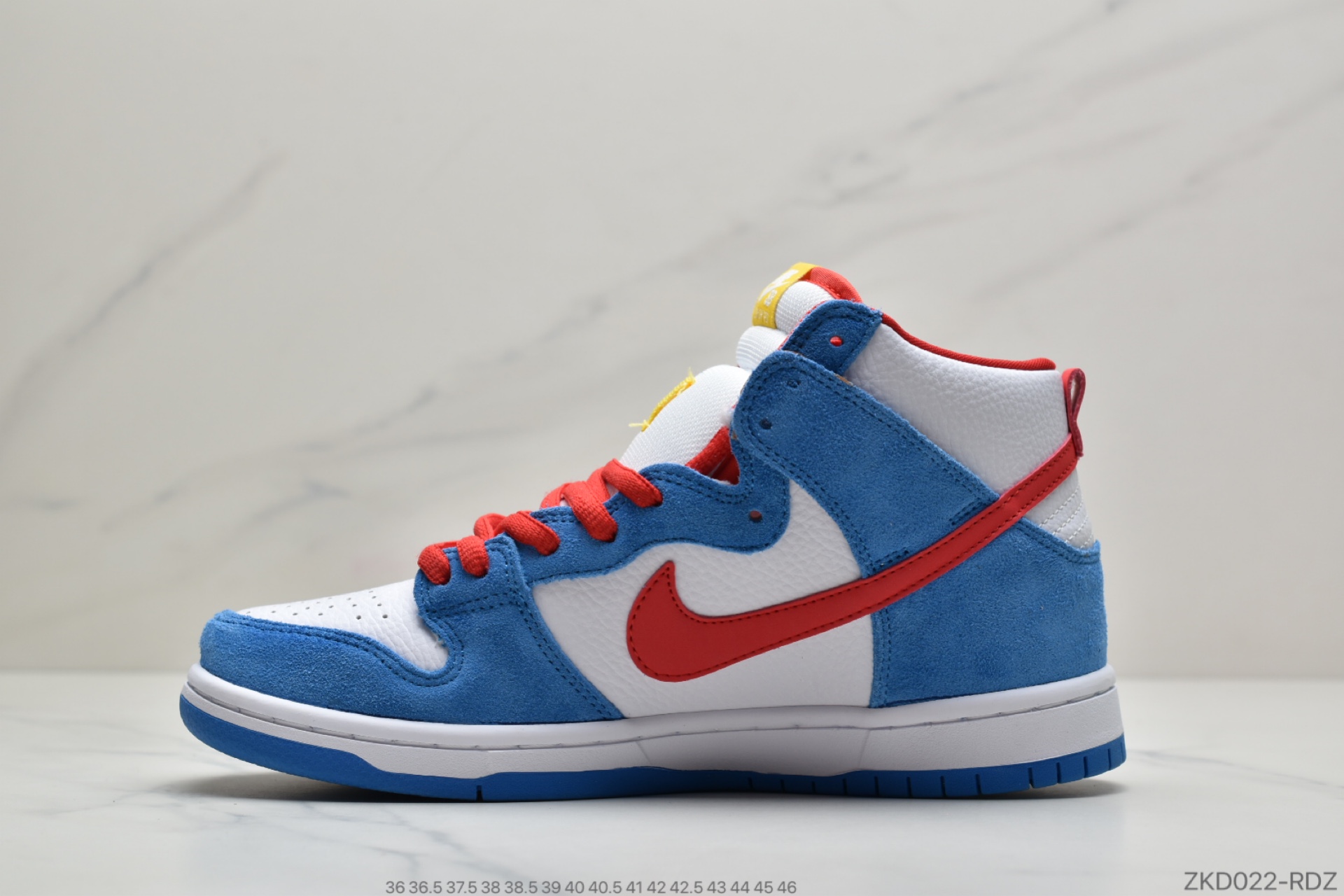 270 Doraemon x NK Dunk SB High Pro”Doraemon”扣篮系列高帮经典百搭休闲运动板鞋“皮革白蓝胖子红黄”货号：CI2692-400