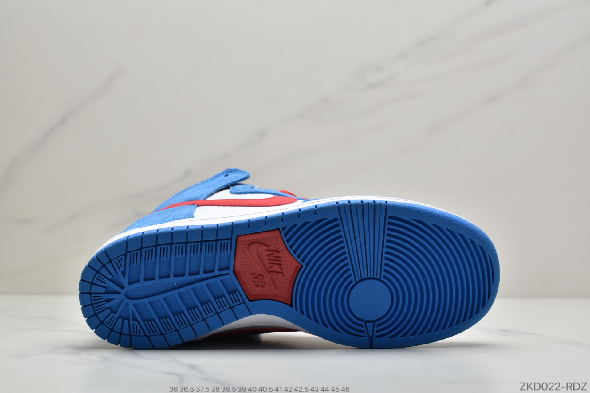 270 Doraemon x NK Dunk SB High Pro”Doraemon”扣篮系列高帮经典百搭休闲运动板鞋“皮革白蓝胖子红黄”货号：CI2692-400