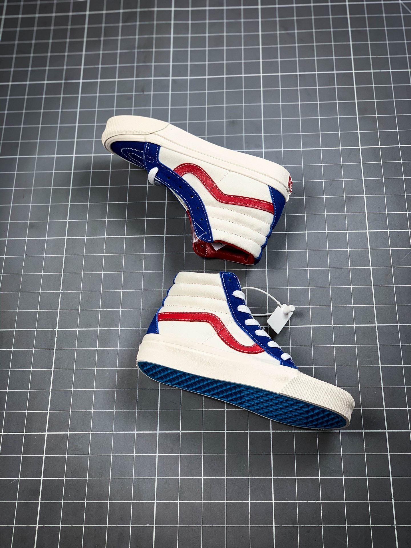 160  VANS  Sk8-Hi 高帮Pokonyan（叮当猫）神仙配色