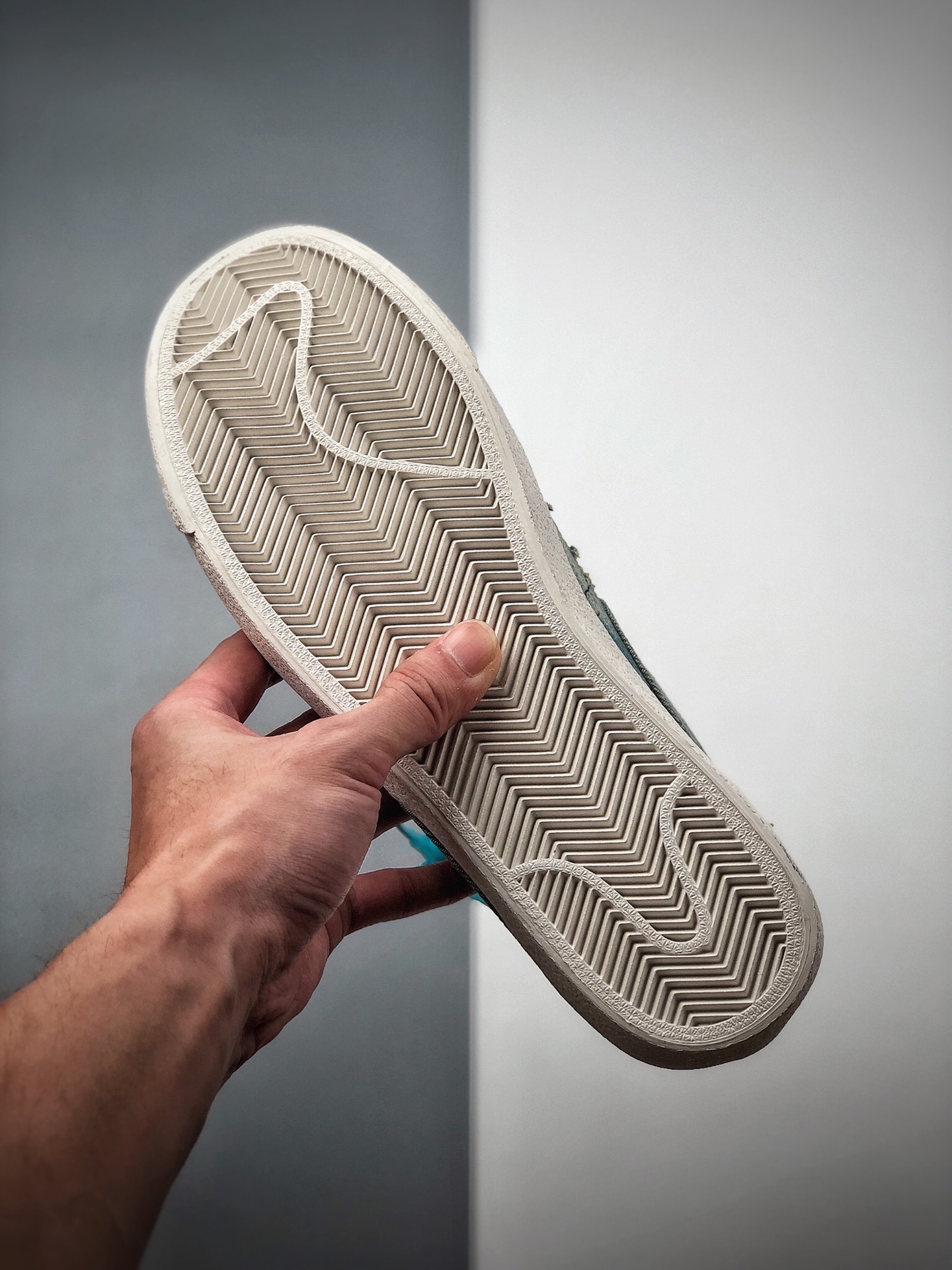 150 NIKE 携手「3×1 右斜纹」为灵感命名的纽约牛仔品牌 3×1 带来两款质感出众的丹宁 Air Force 1 Low 联名新品 905345-403