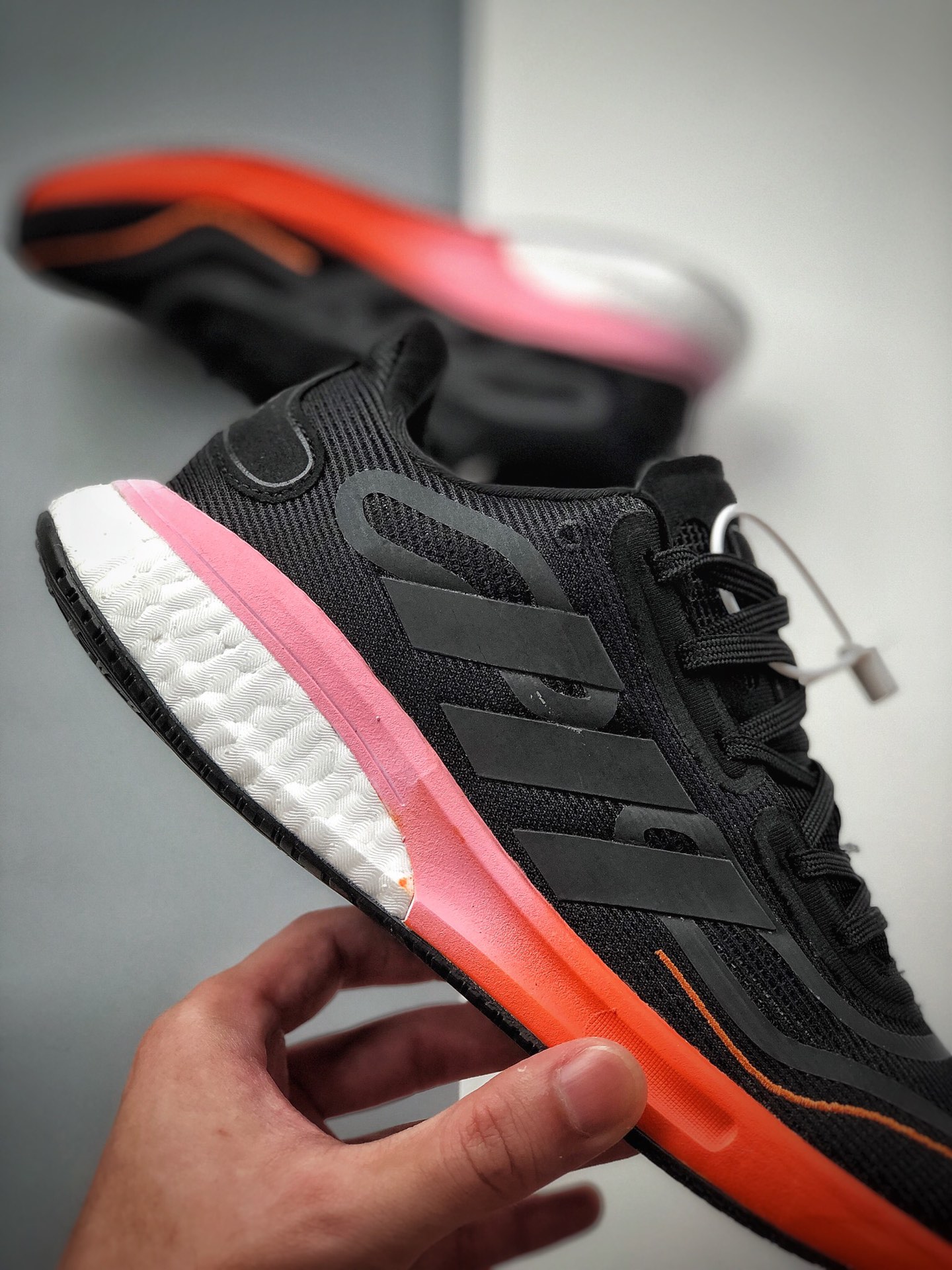 200  Adidas Supernova M 马拉松赛事专业跑步鞋