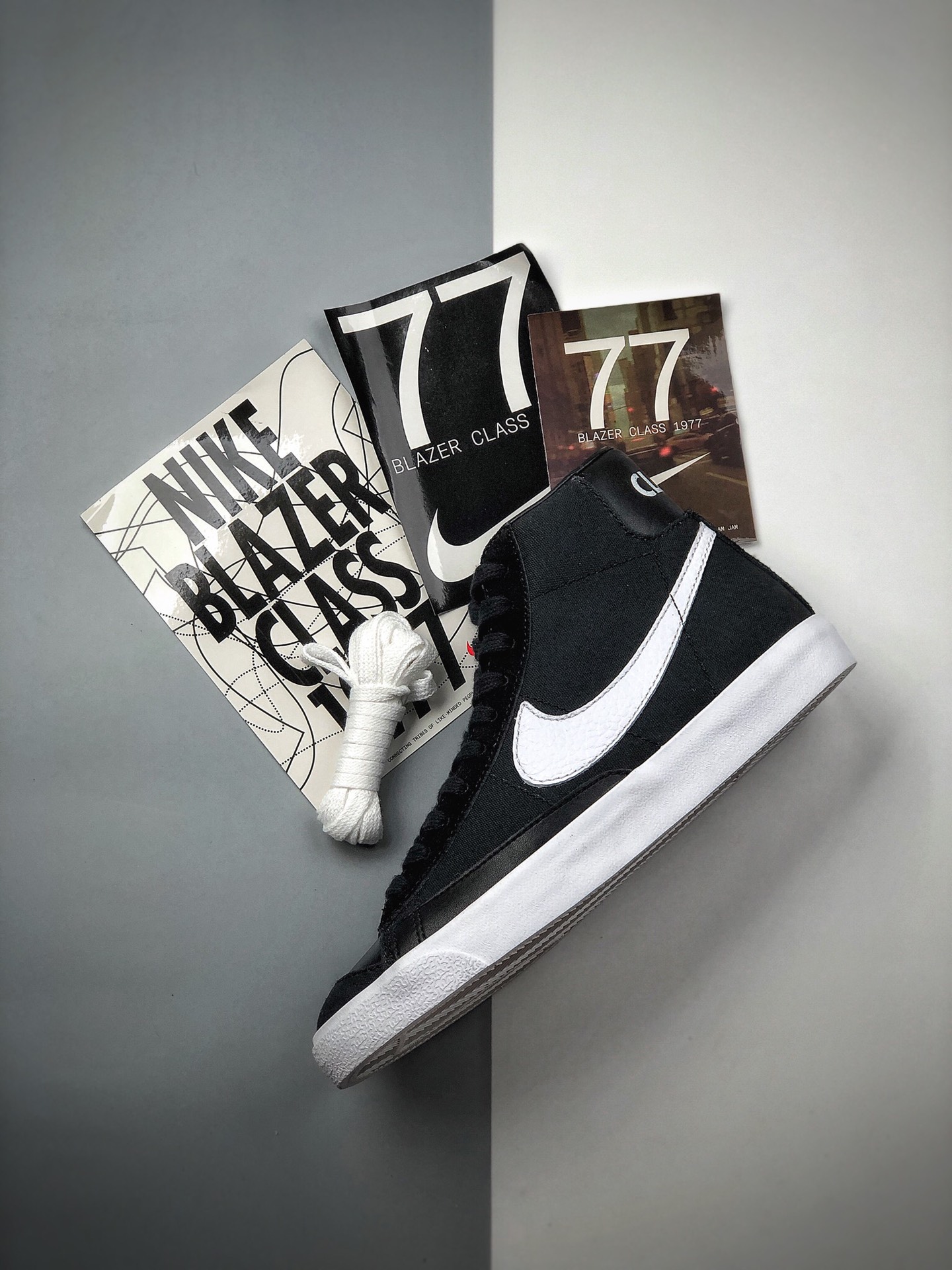 250 Slam Jam x NK Blazer Mid ”Class 1977”经典开拓者高帮百搭休闲运动板鞋“白灰黑皮面” 公司原鞋开发，全鞋身头层皮料，市面唯一正确版本  官方货号: CD8233-001