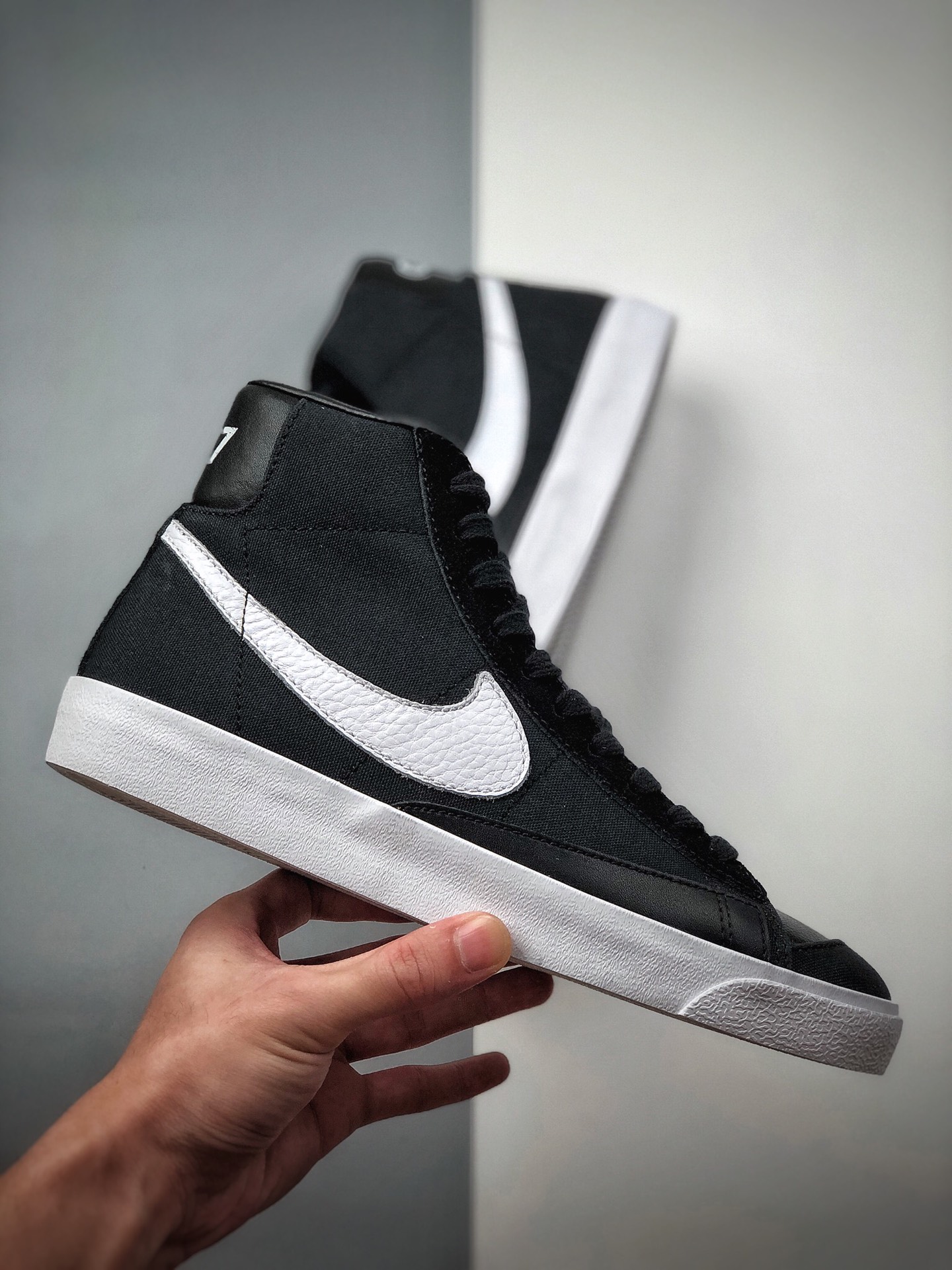 250 Slam Jam x NK Blazer Mid ”Class 1977”经典开拓者高帮百搭休闲运动板鞋“白灰黑皮面” 公司原鞋开发，全鞋身头层皮料，市面唯一正确版本  官方货号: CD8233-001