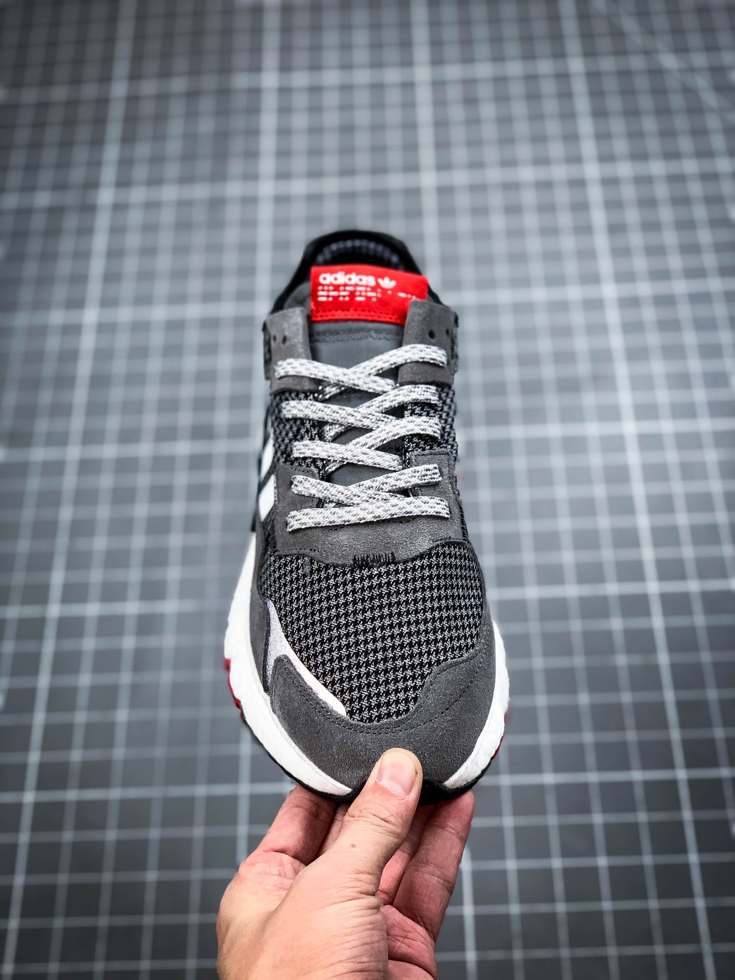 180 AD Nite Jogger 2019 Boost 三叶草 联名夜行者 货号：FV3855