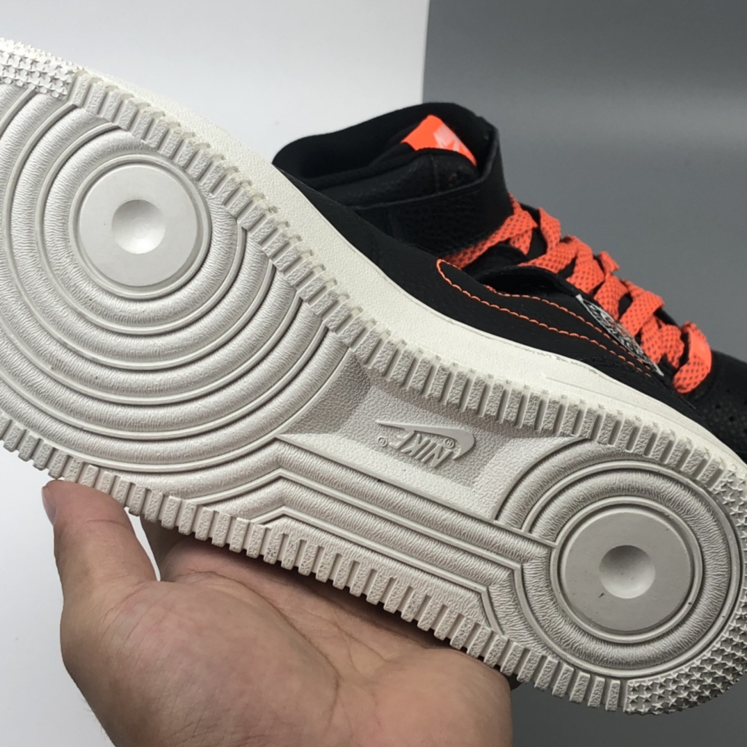 200 Stranger Things x Nike Air Fukce Mid'07 ”Hawkins High” 怪奇物语联名空军一号板鞋 内置气垫 头层牛皮 CJ6106-105