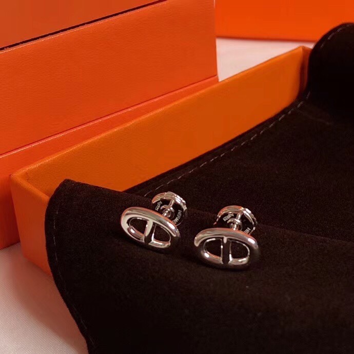 NO:102785,mini Hermes Fire Pig Nose Earrings/Necklaces Trendy Street, hin fashion!  S925 sterling silver electroplated original silver!  Delicately polished, perfect details!  Original UFO earplugs Platinum/Meijindu, Hermes earrings, hermes, necklace, pure silver19860909mini爱马仕火猪鼻子耳钉/项链 潮爆大街,hin时尚！ s925纯银电镀原版银色！细腻打磨,细节完美！ 原版飞碟耳塞 白金/玫金都,爱马仕耳钉,hermes,necklace,pure silver,Jewelry