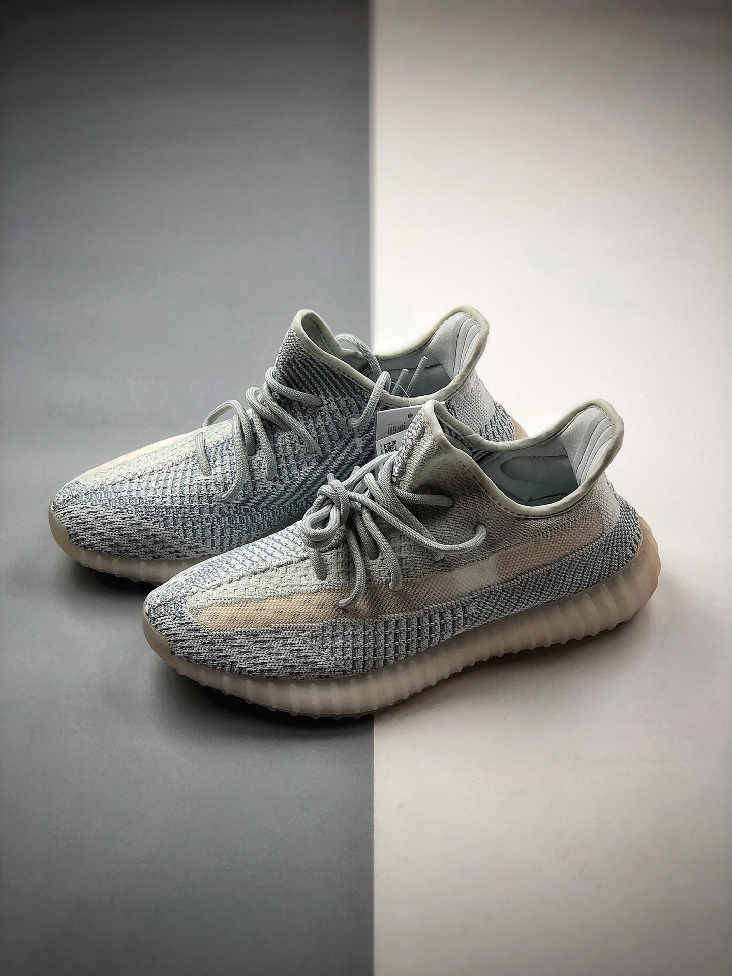 250  #Adidas Yeezy 350 Boost V2 焕蓝 FW3043