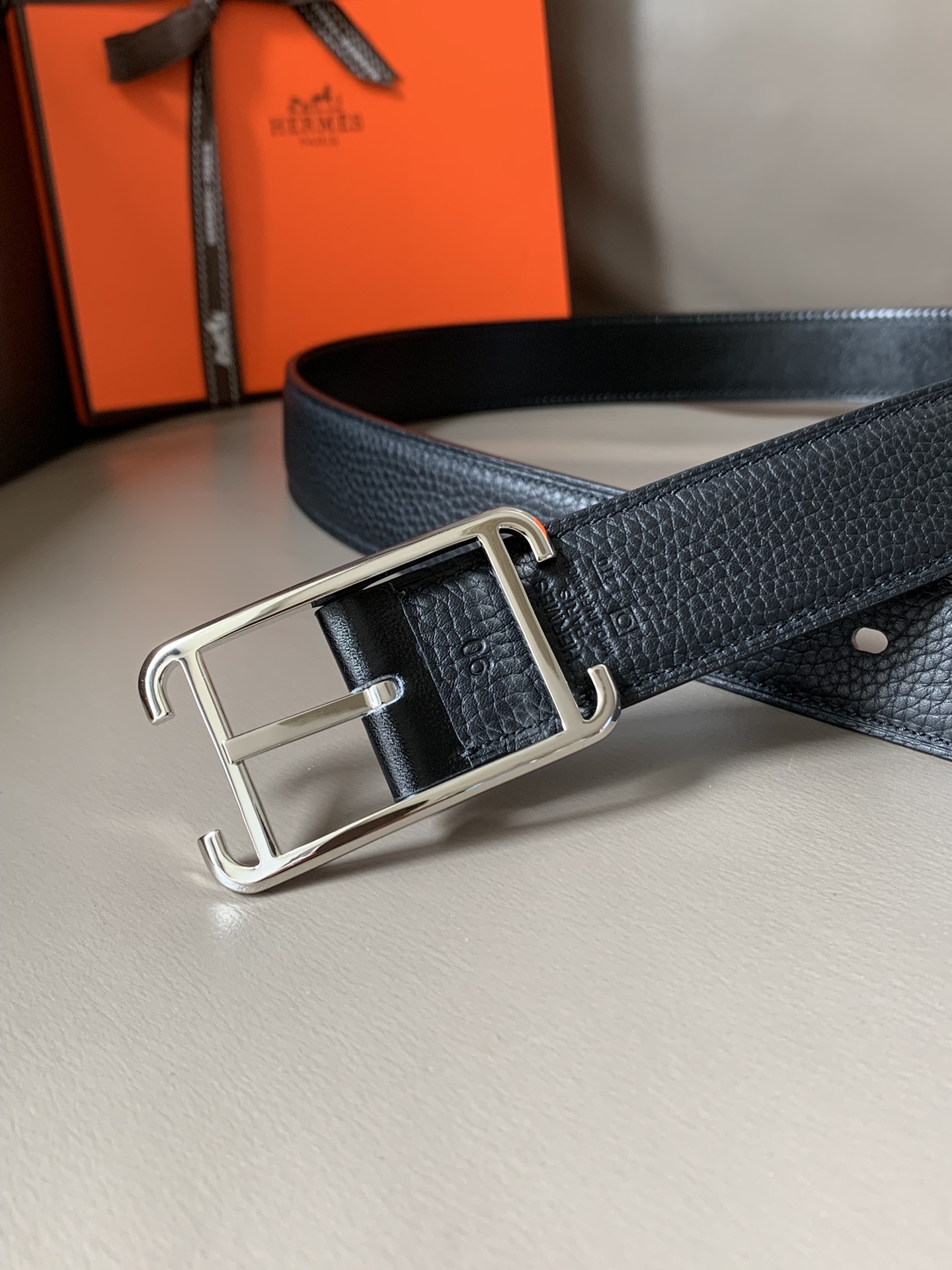 p185⛵️顶级代购级 HERMES 爱马仕 男士腰带 专柜同款 Society 双面用腰带 宽3.2cm精品抛光皮带扣 Box和Togo小牛皮双面皮 简约优雅 奢华 原单品质.