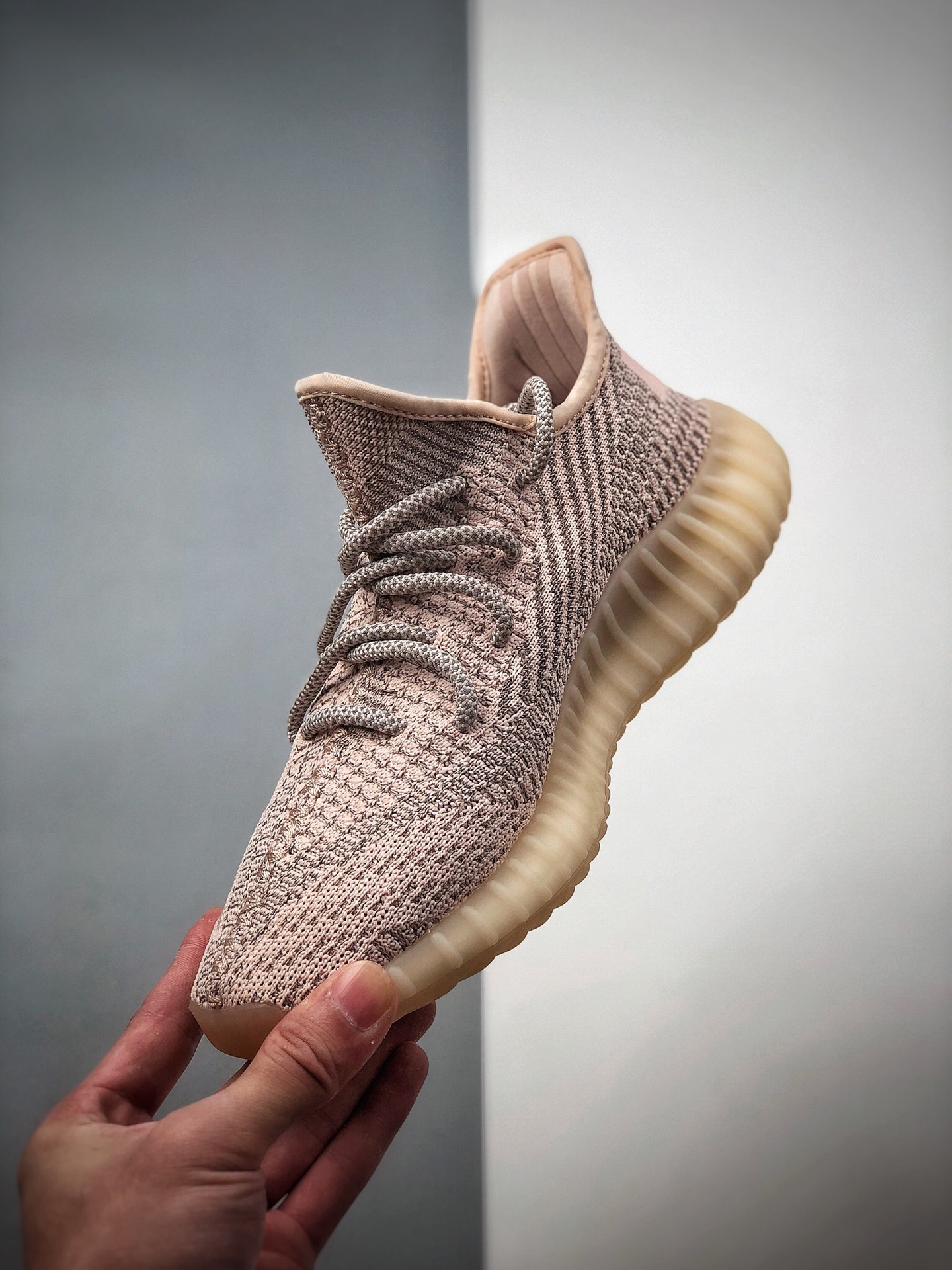 250 公司级Adidas Yeezy 350 Boost V2 银粉满天星 货号：FW5666