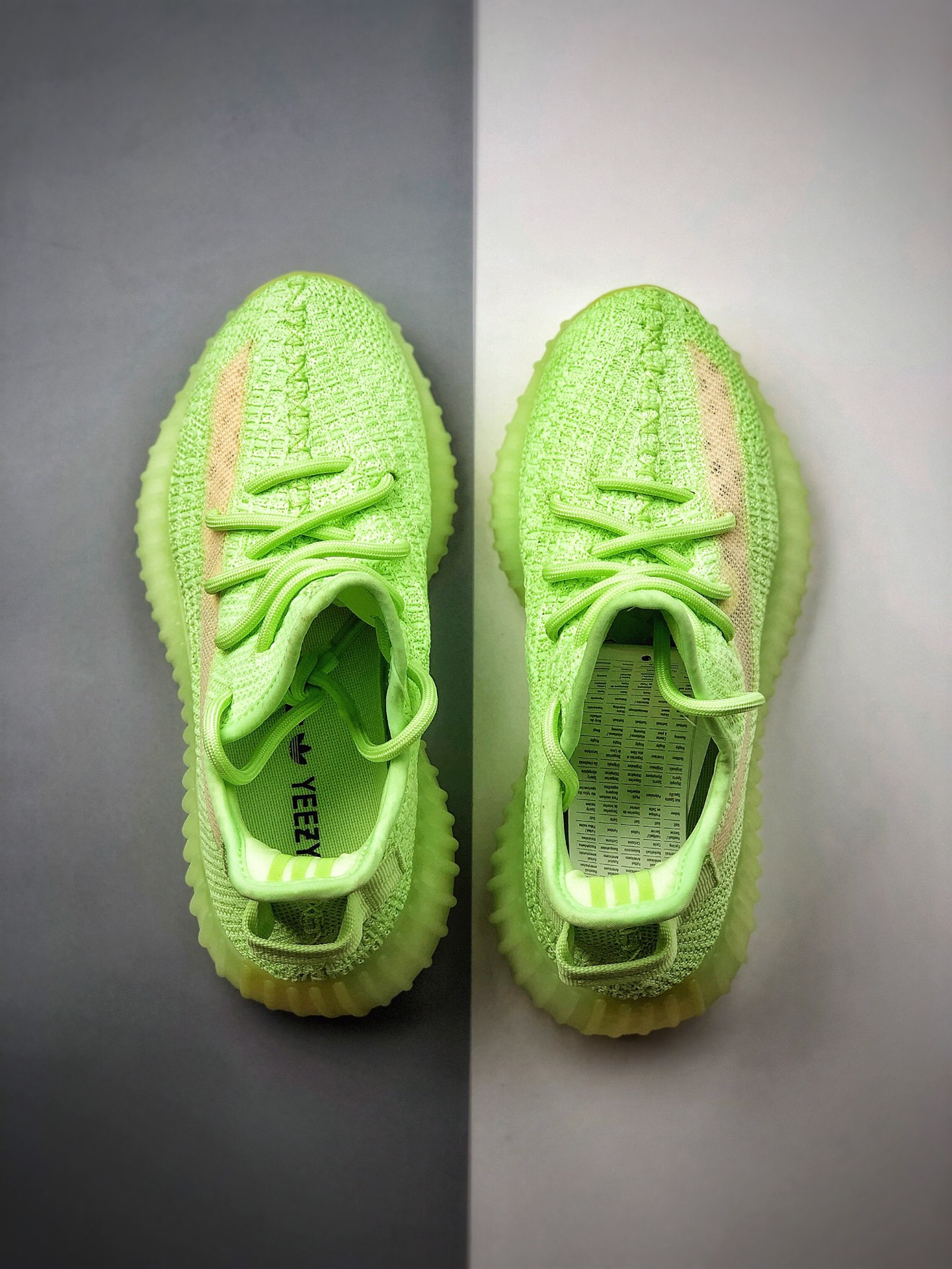 250 公司级 400以下绝无对手 #Adidas Yeezy 350 Boost V2 夜绿光 货号：EG5293