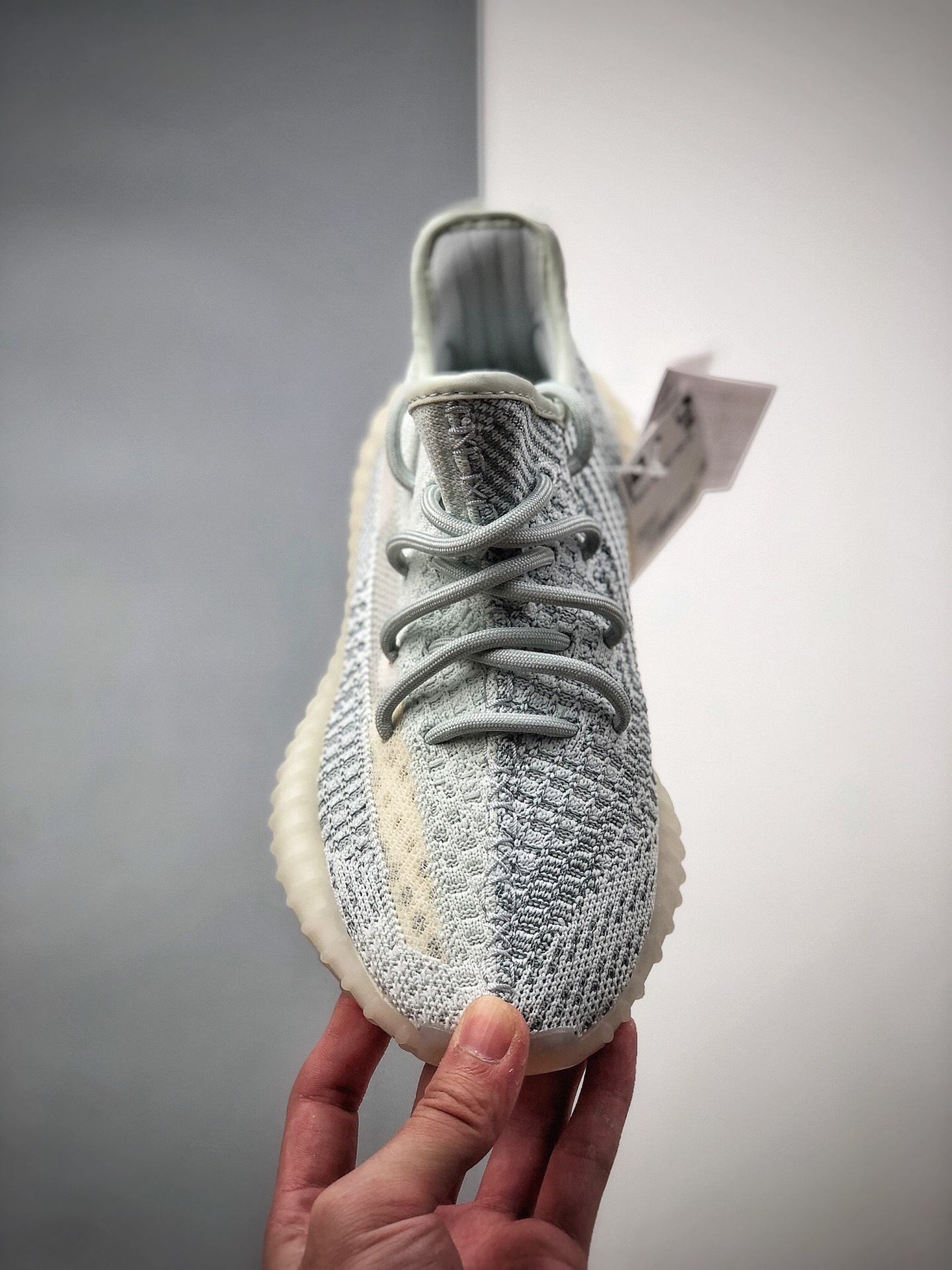 250 公司级 400以下绝无对手 #Adidas Yeezy 350 Boost V2 焕蓝满天星FW5317