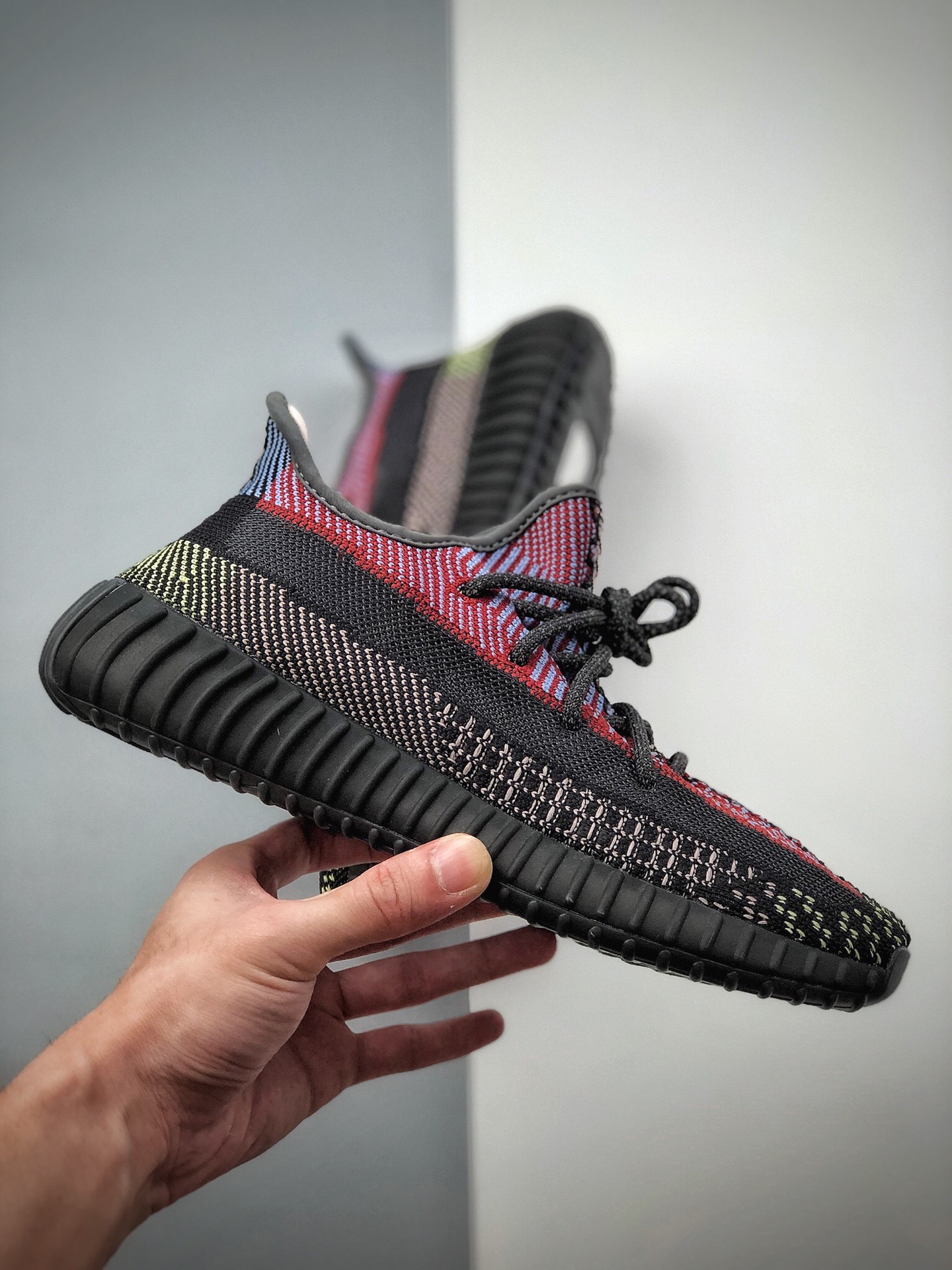 250 400以下绝无对手 #Adidas Yeezy 350 Boost V2 羽毛黑  货号：FW5190