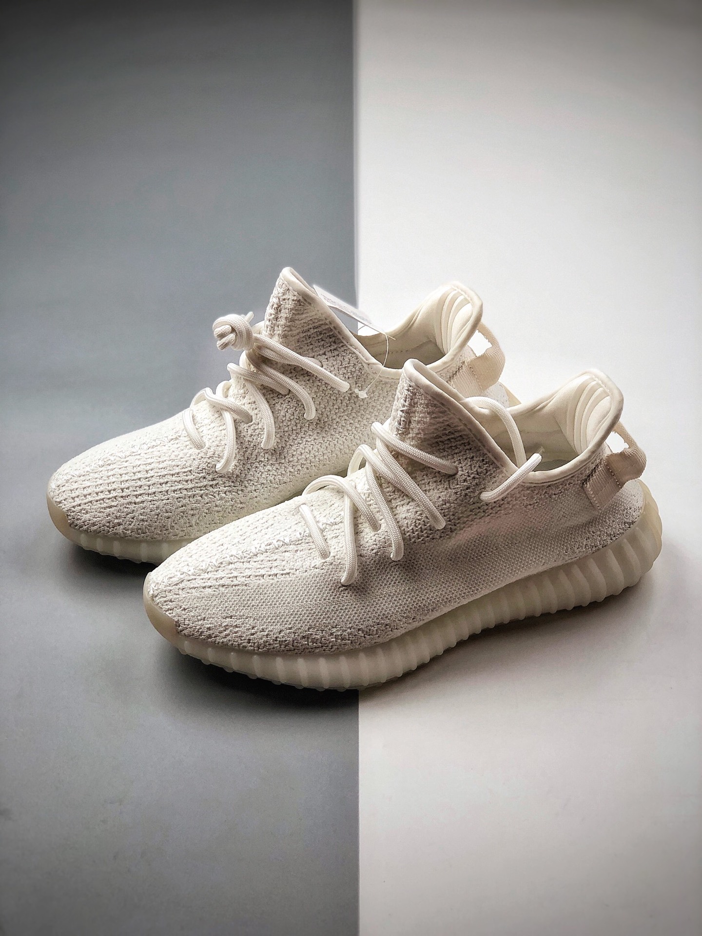 250 Adidas Yeezy 350 Boost V2 老全白 德国进口机台针织成型 CP9366