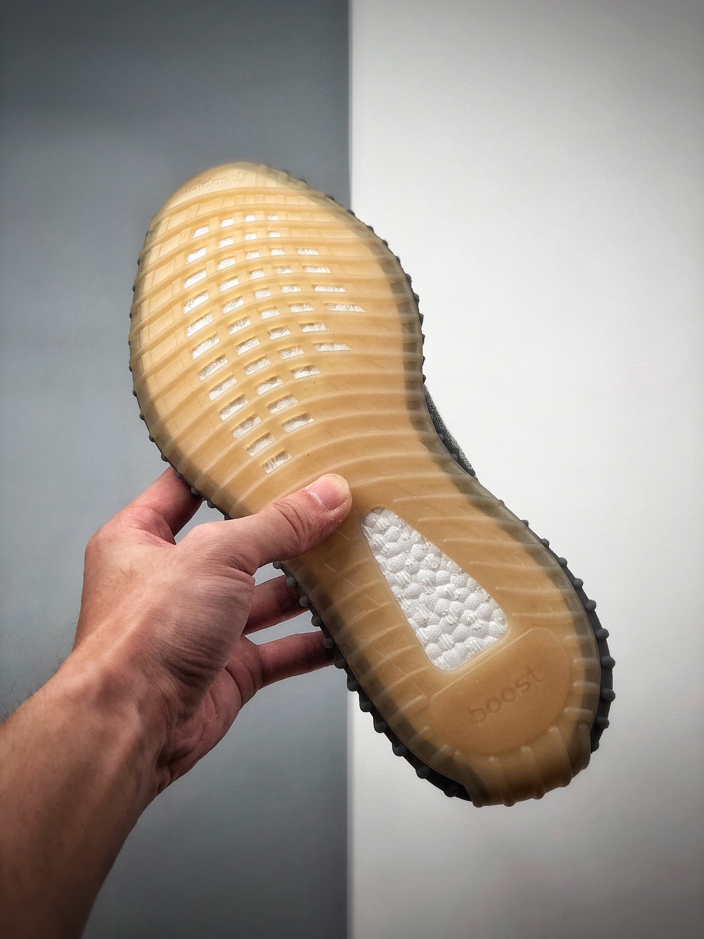 250 Adidas Yeezy 350 Boost V2 石灰石 FZ5421