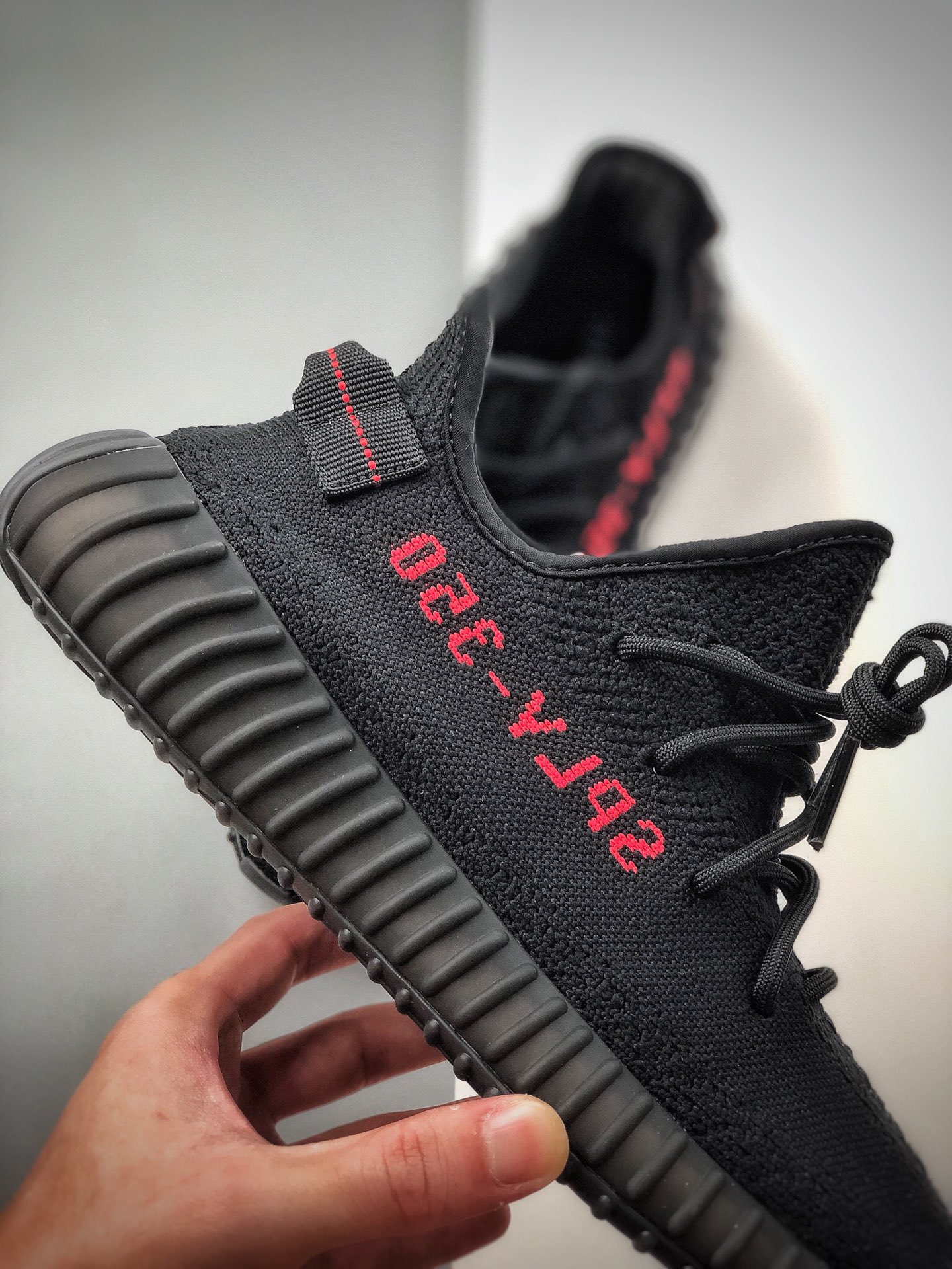 250  #Adidas Yeezy 350 Boost V2 黑红字 CP9652