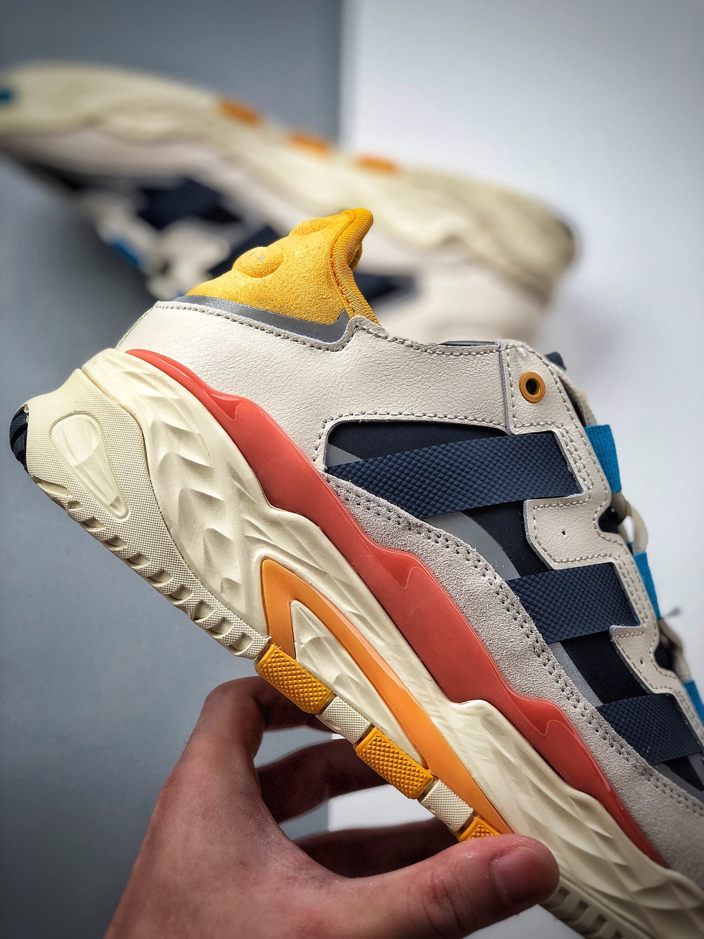200 阿迪达斯 Adidas Originals Niteball 拼接运动鞋 从街头衍生而来的街球风格 FV4842