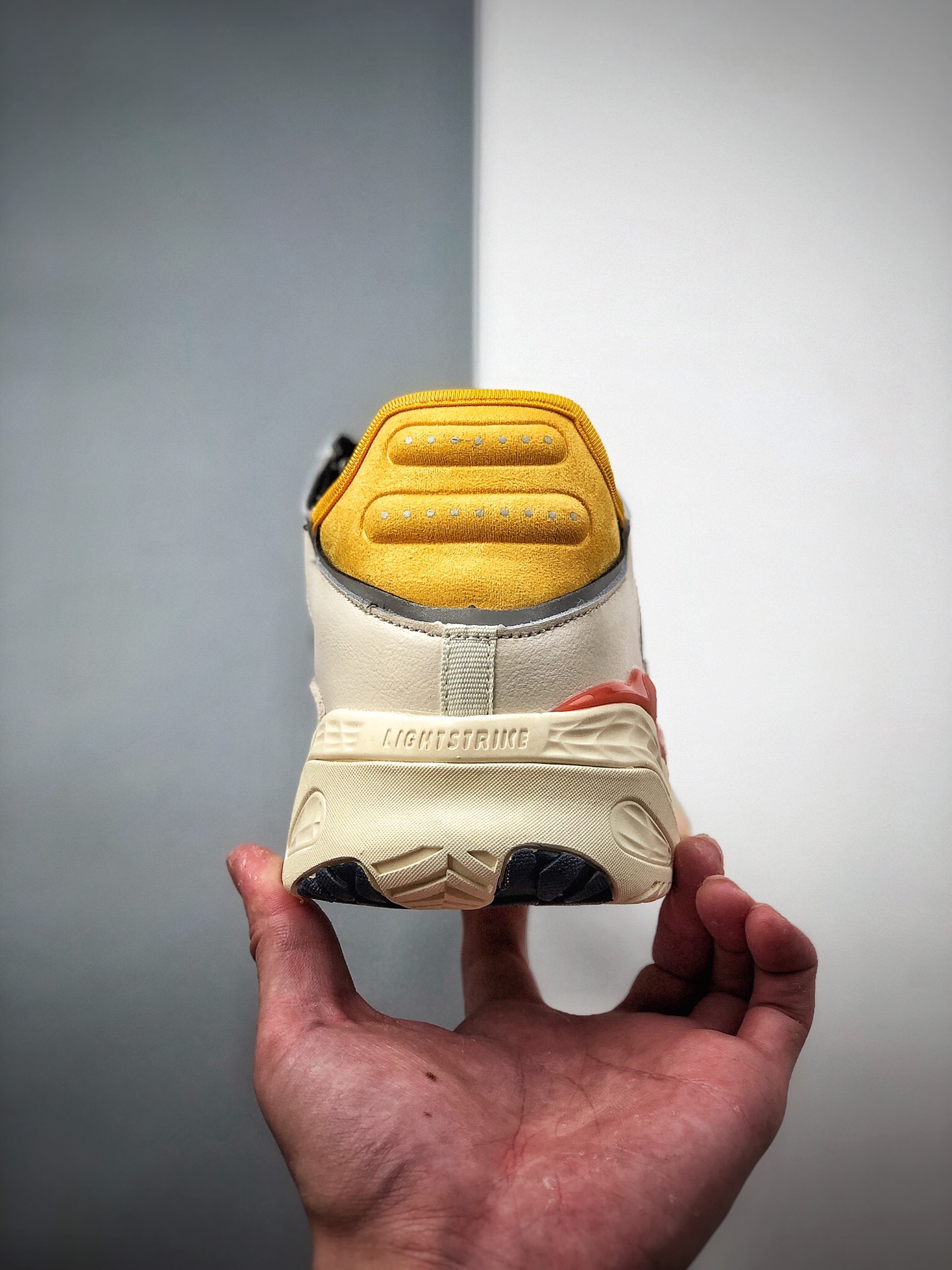 200 阿迪达斯 Adidas Originals Niteball 拼接运动鞋 从街头衍生而来的街球风格 FV4842