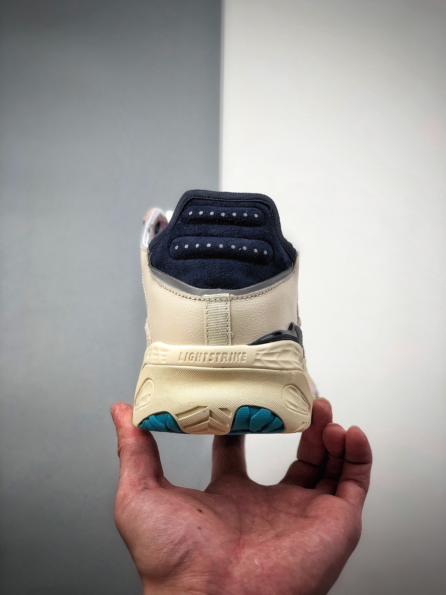 200  阿迪达斯Adidas Originals Niteball 拼接运动鞋 FW3317