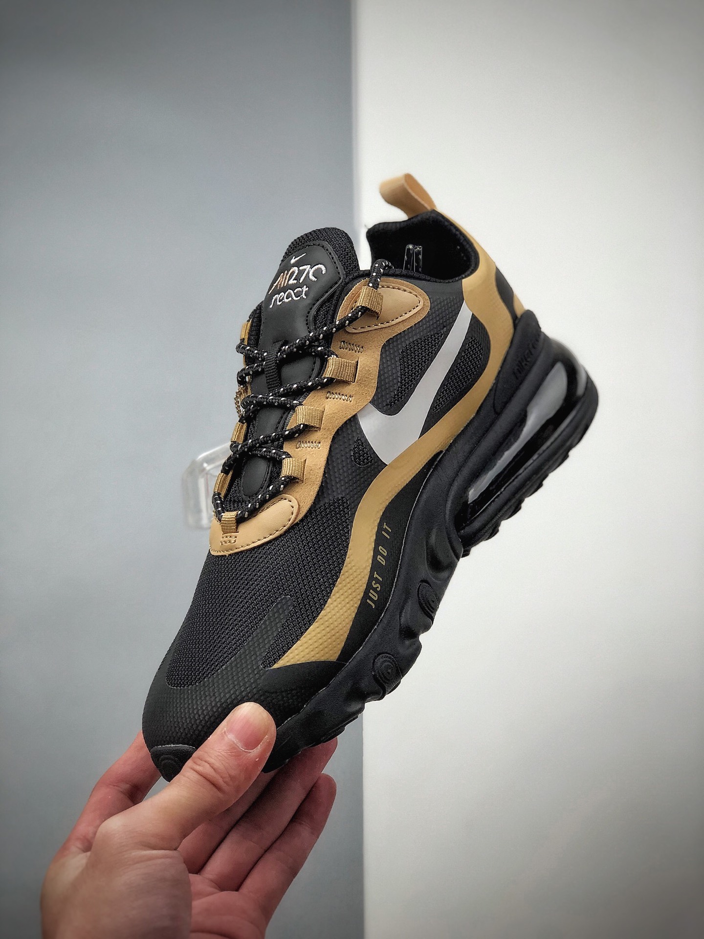 200  Nike Air Max 270 React 气垫慢跑 Air Max 270 系列 网纱材质镂空风格 CV1632-001