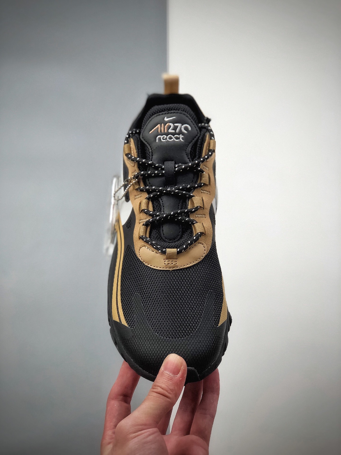 200  Nike Air Max 270 React 气垫慢跑 Air Max 270 系列 网纱材质镂空风格 CV1632-001