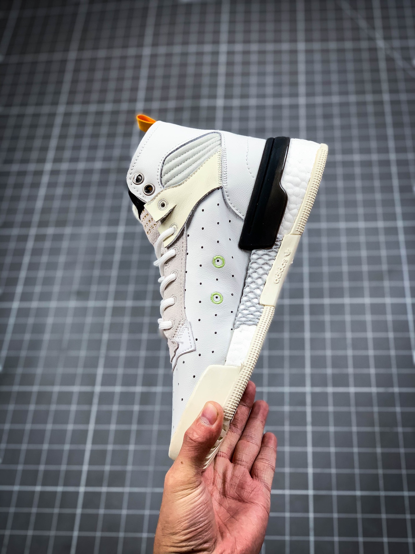 250 Adidas 阿迪达斯 Rivalry RM CHI 三叶草 BOOST中底 高帮皮面男女休闲板鞋EG4523 248