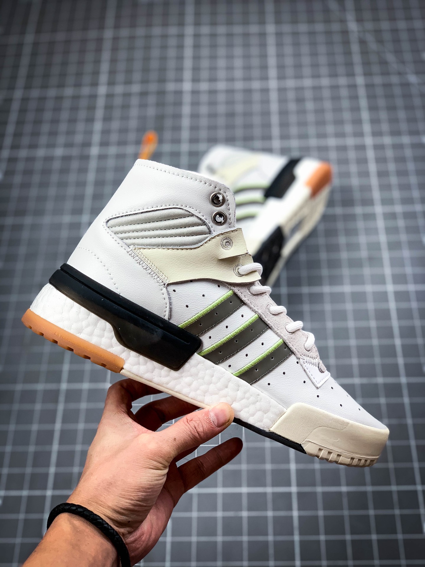250 Adidas 阿迪达斯 Rivalry RM CHI 三叶草 BOOST中底 高帮皮面男女休闲板鞋EG4523 248