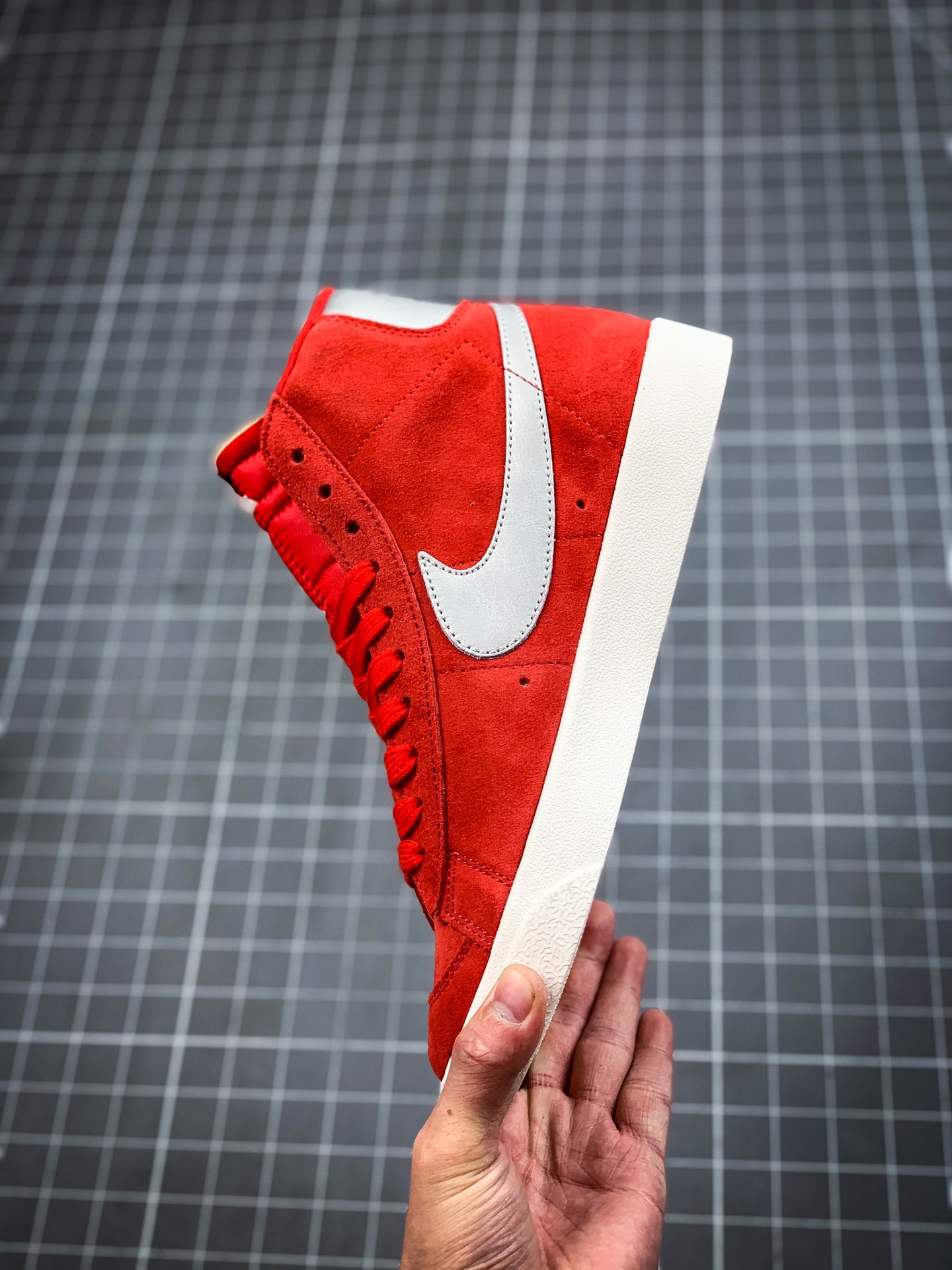 180 Nike Blazer Mid Retro OG 复古经典中帮开拓者 大红银麂皮 货号：CJ9693-600
