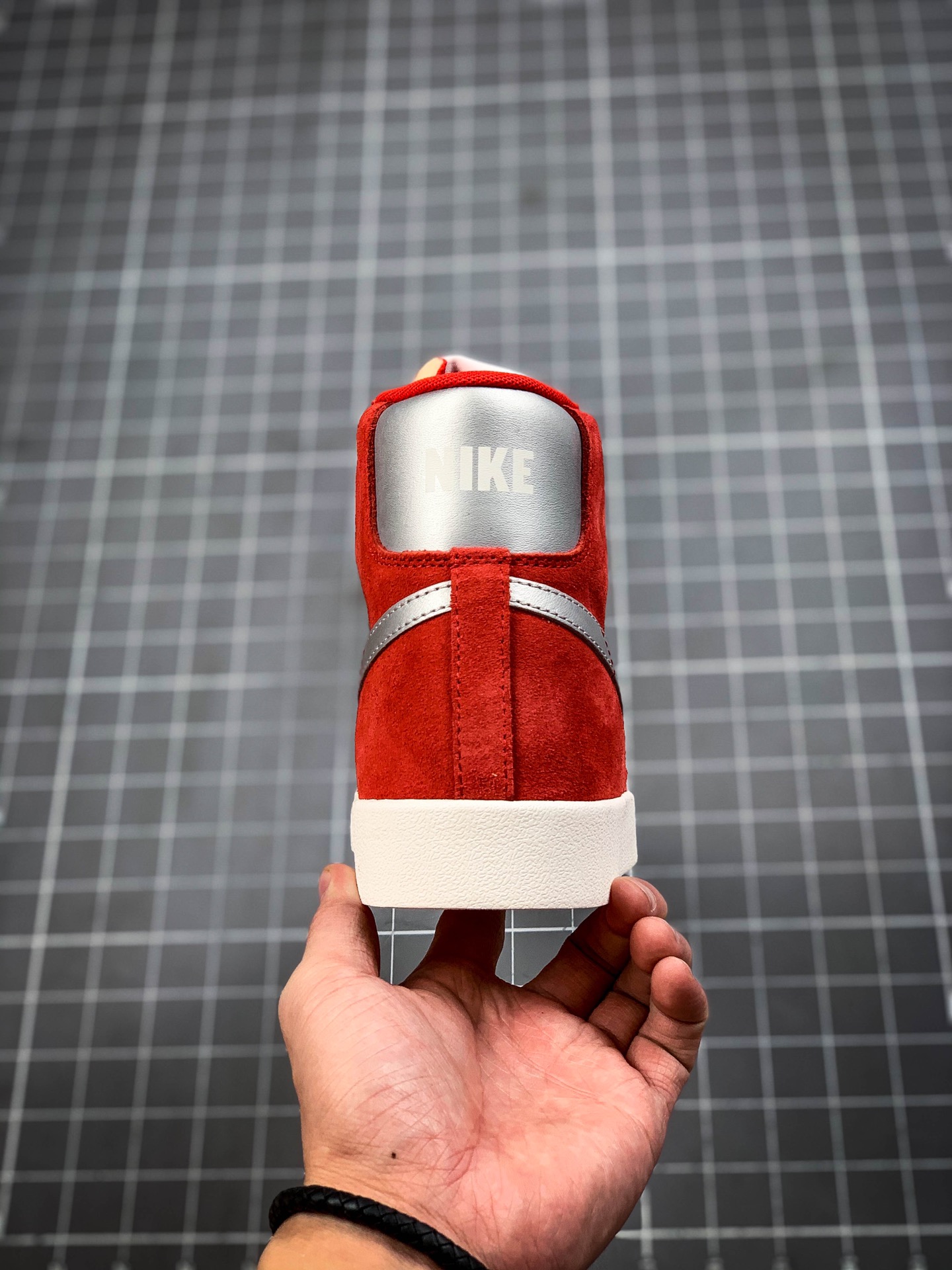 180 Nike Blazer Mid Retro OG 复古经典中帮开拓者 大红银麂皮 货号：CJ9693-600