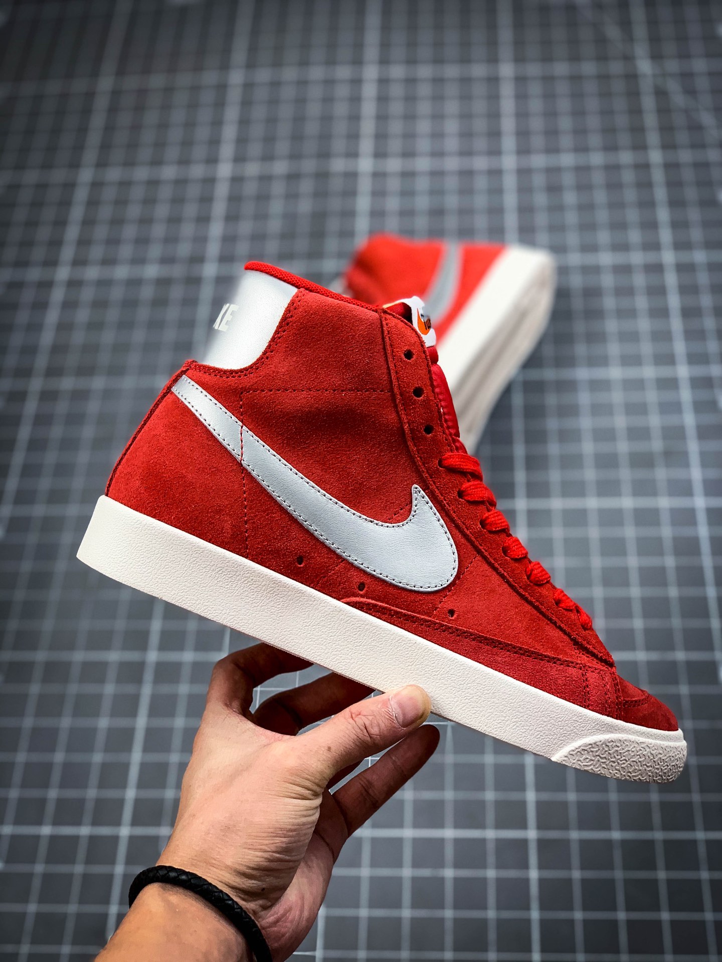 180 Nike Blazer Mid Retro OG 复古经典中帮开拓者 大红银麂皮 货号：CJ9693-600