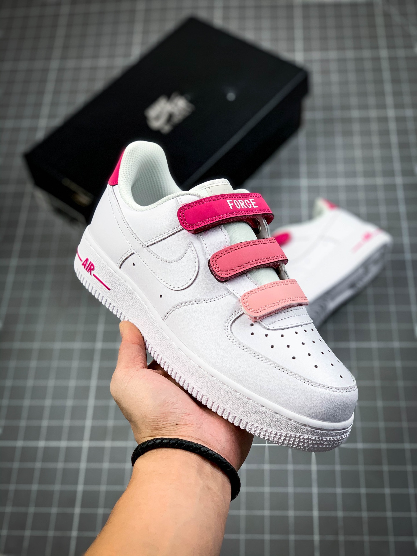 200  Nike Air Force 1 客制款配色 空军一号低帮休闲运动板鞋 898866-009