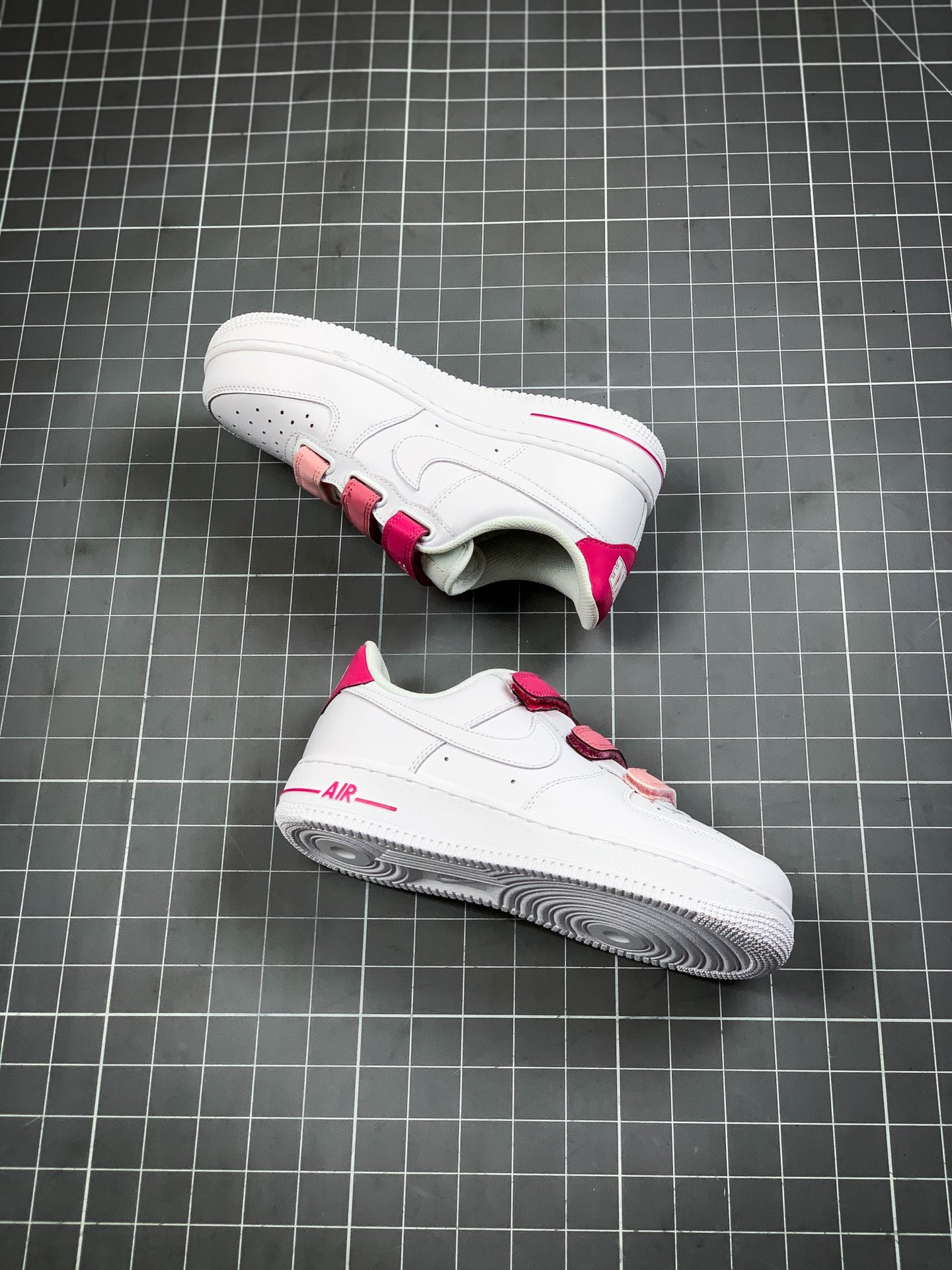 200  Nike Air Force 1 客制款配色 空军一号低帮休闲运动板鞋 898866-009