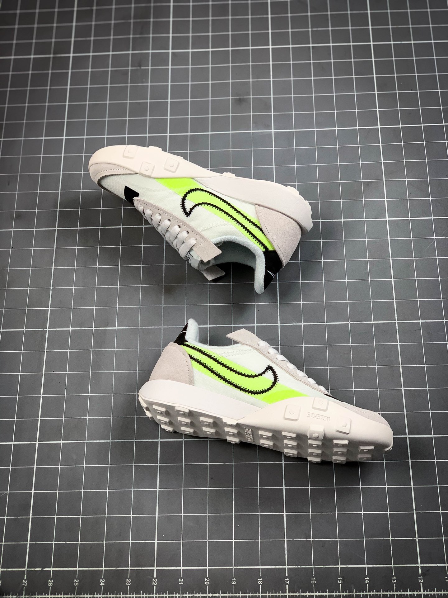 190 公司级 耐克Nike Waffle Racer 2X | 缔造经典女子运动鞋 CK6647-004 620