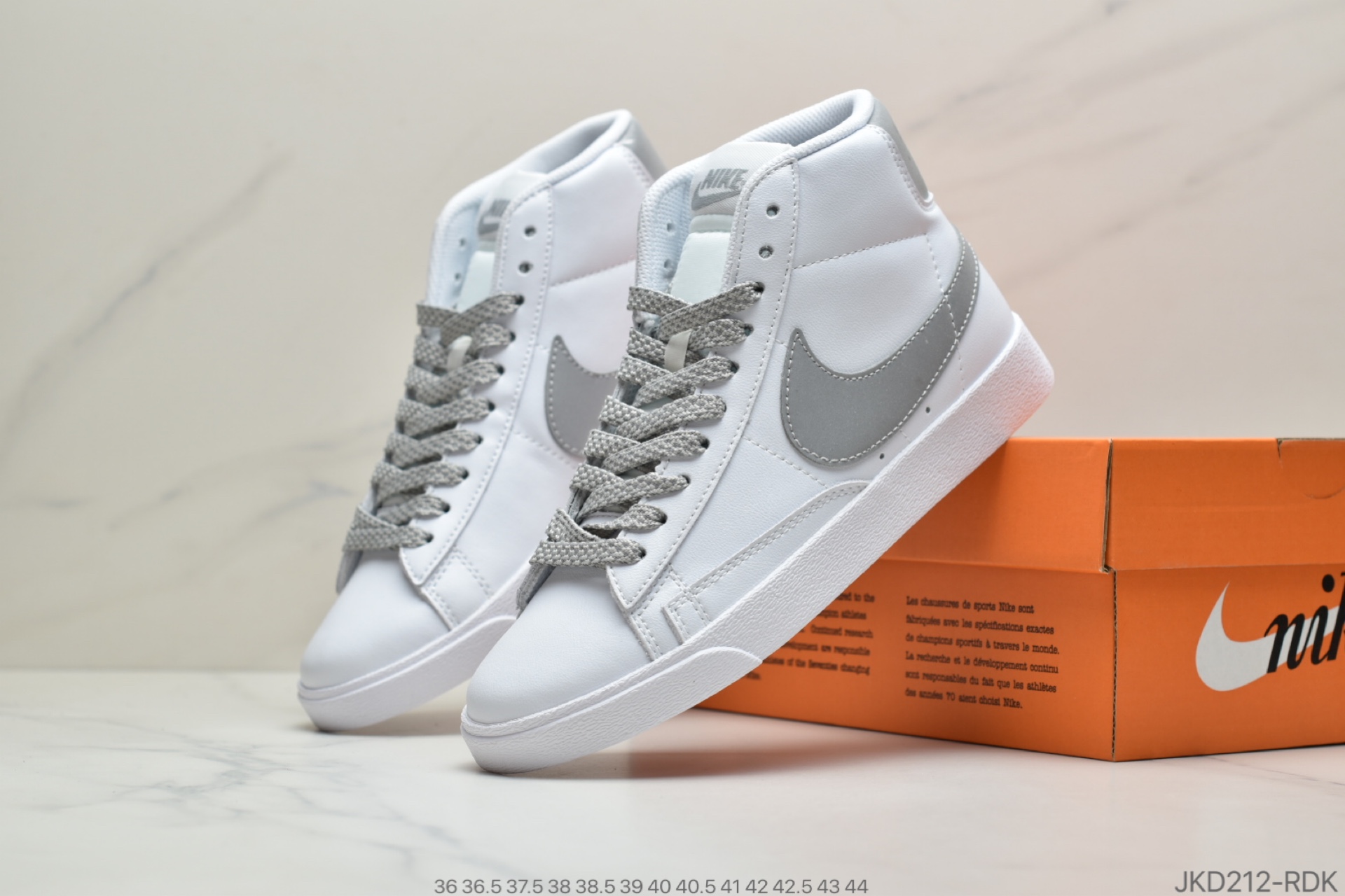 160 公司级耐克Nike W Blazer Mid Retro 复古经典中帮开拓者休闲运动鞋845054-100