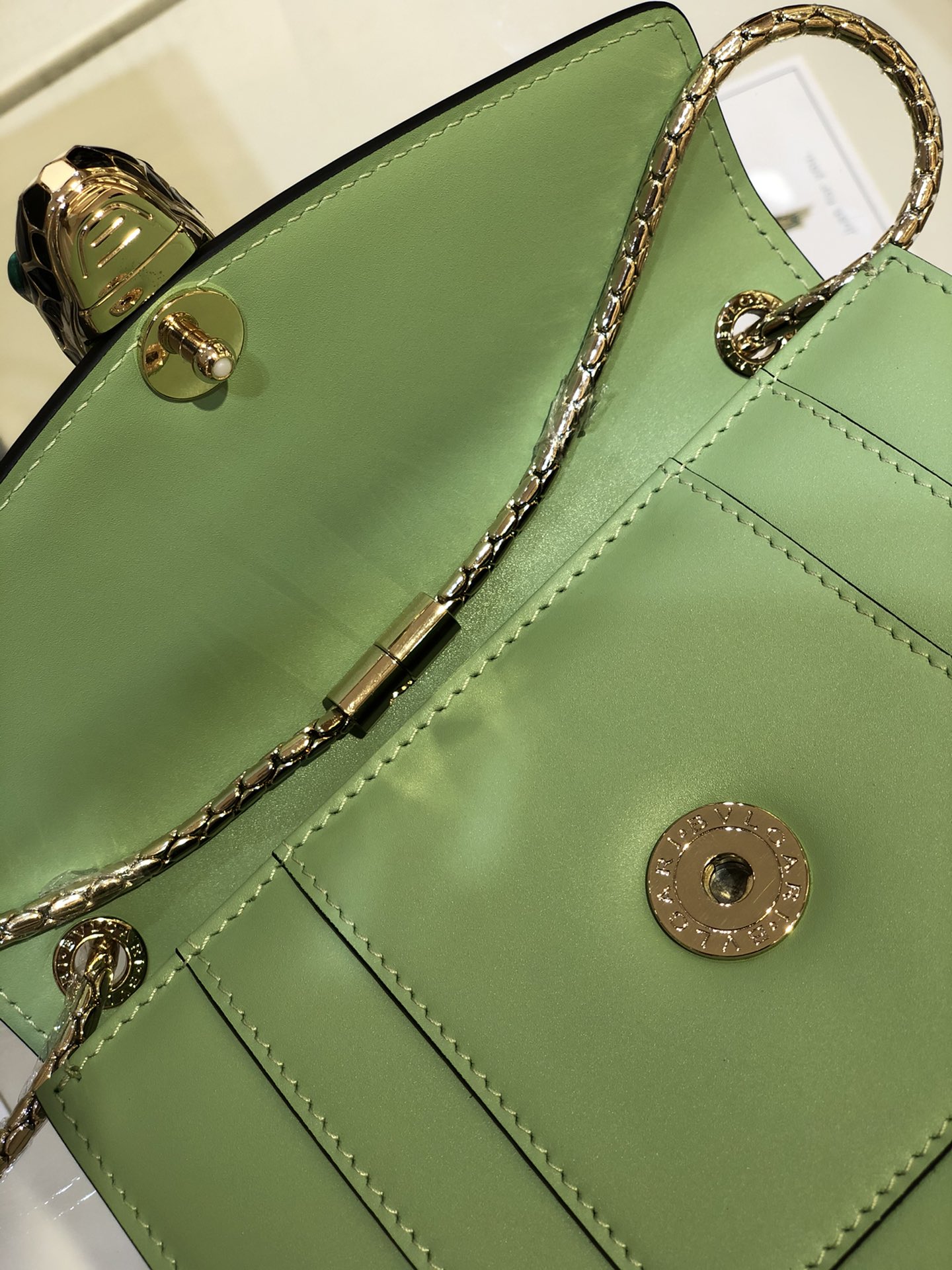 BVLGARI宝格丽薄荷绿小牛皮单肩斜挎包61879