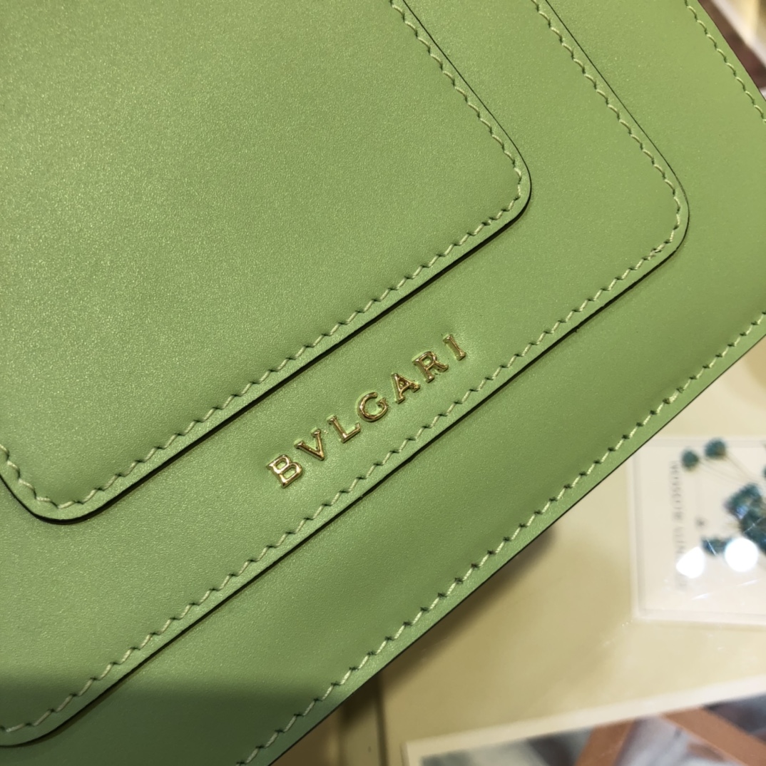 BVLGARI宝格丽薄荷绿小牛皮单肩斜挎包61879
