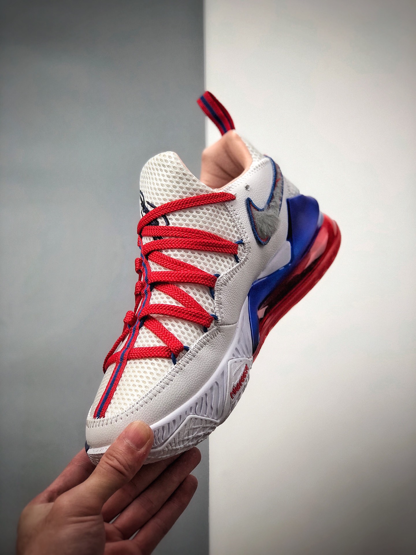 250 公司级 耐克Nike Lebron 17 LOW XC2 斯姆詹17代 大灌篮 Tone Squad子男实战篮球鞋CD5007-100