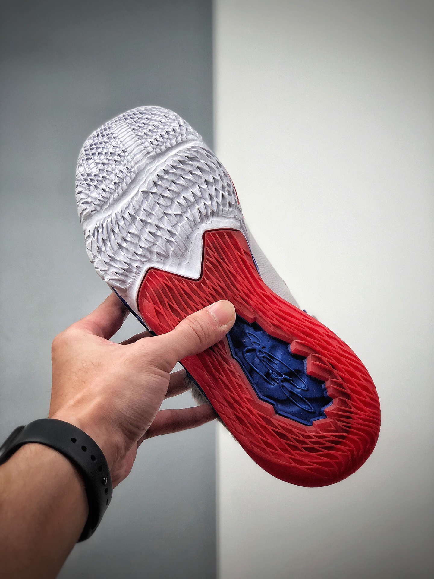 250 公司级 耐克Nike Lebron 17 LOW XC2 斯姆詹17代 大灌篮 Tone Squad子男实战篮球鞋CD5007-100