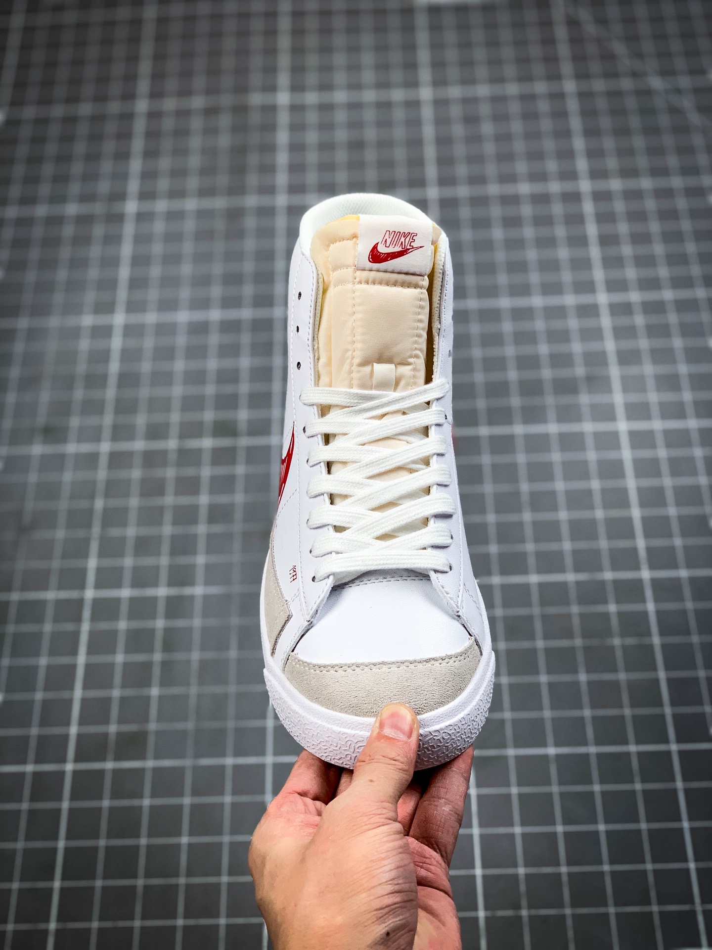 180 原装Nk Blazer Mid '1977 二次元 经典开拓者高帮CW7580-100