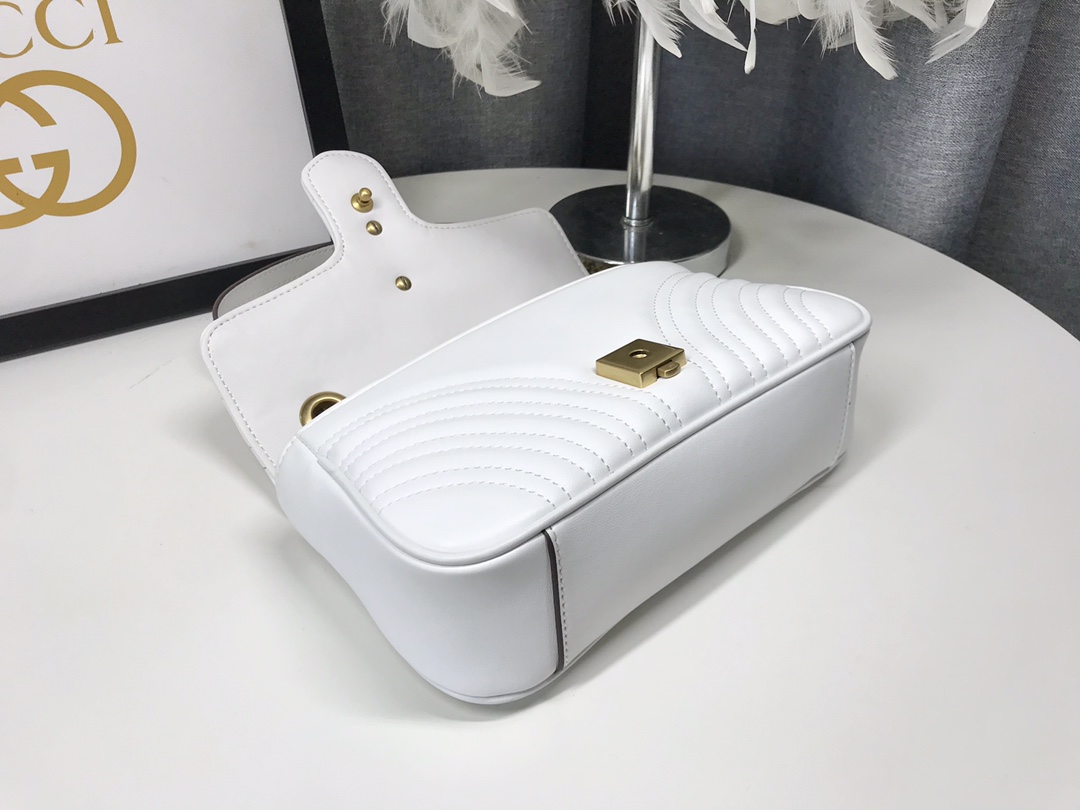 Gucci GG Marmont 小号美包 - 優雅なデザインと実用性