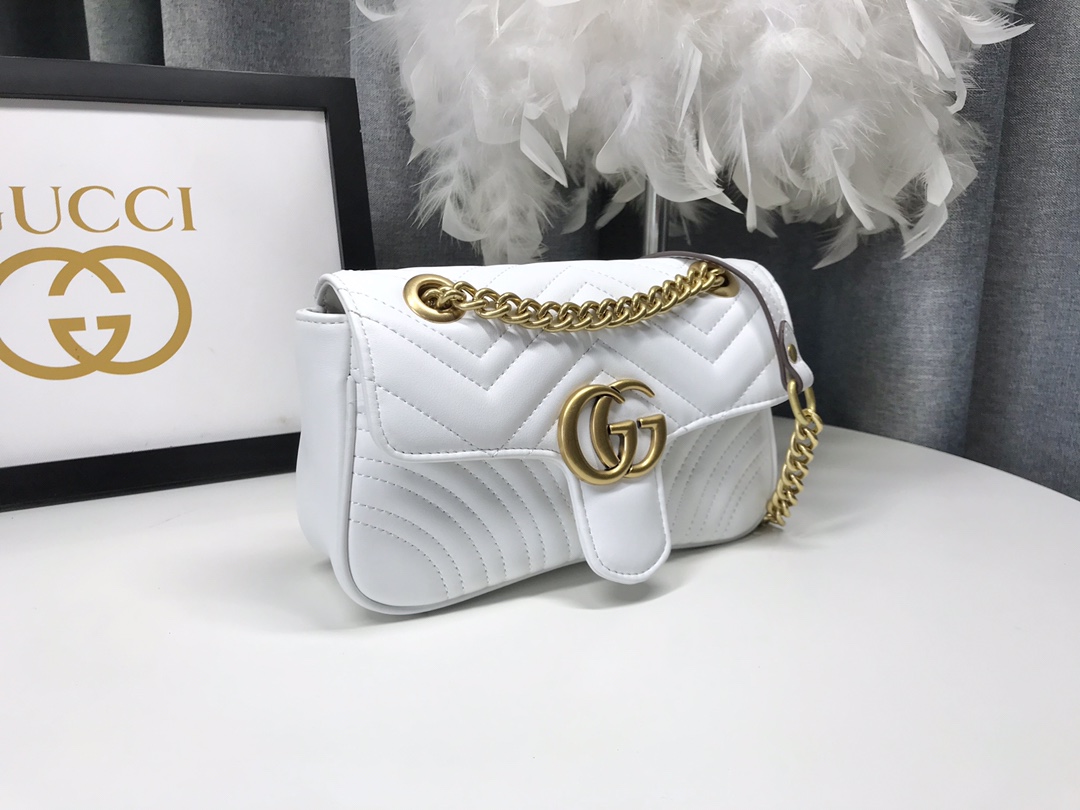 Gucci GG Marmont 小号美包 - 優雅なデザインと実用性