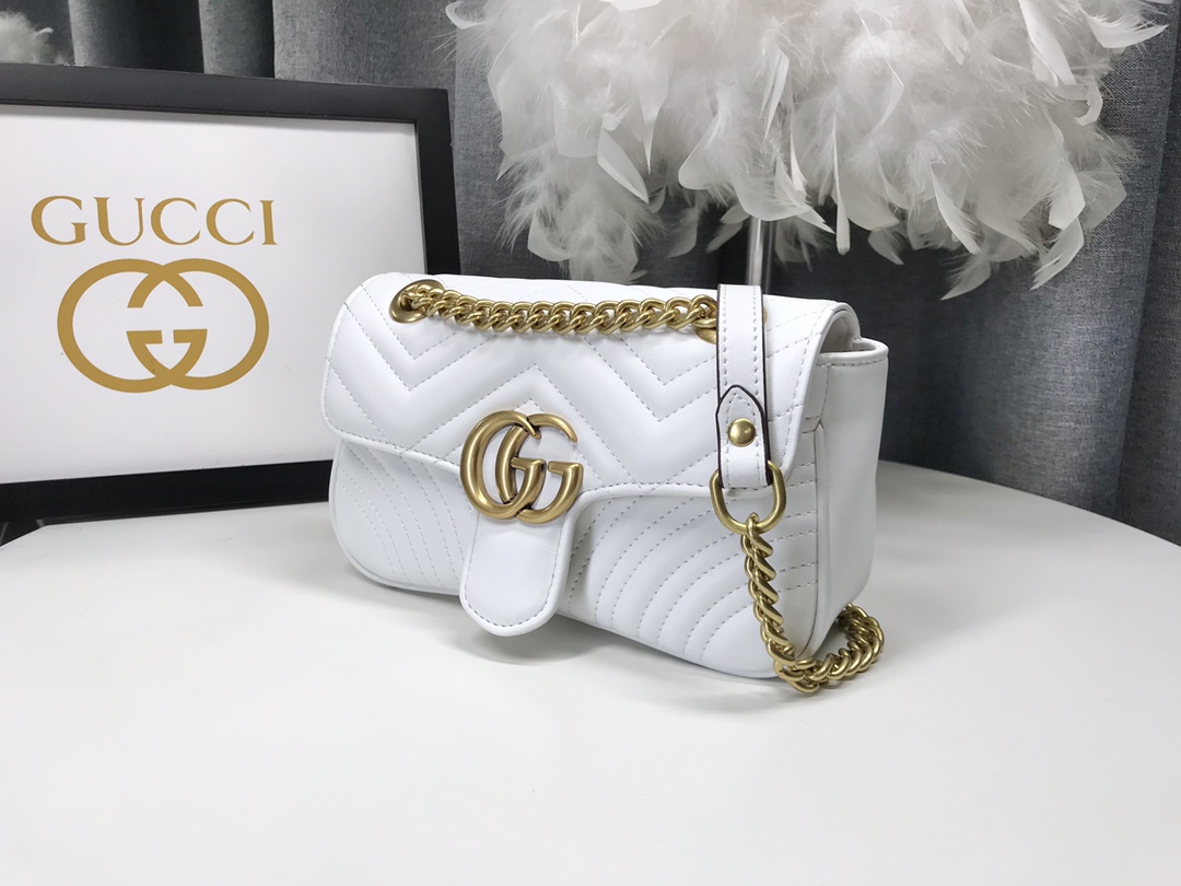 Gucci GG Marmont 小号美包 - 優雅なデザインと実用性