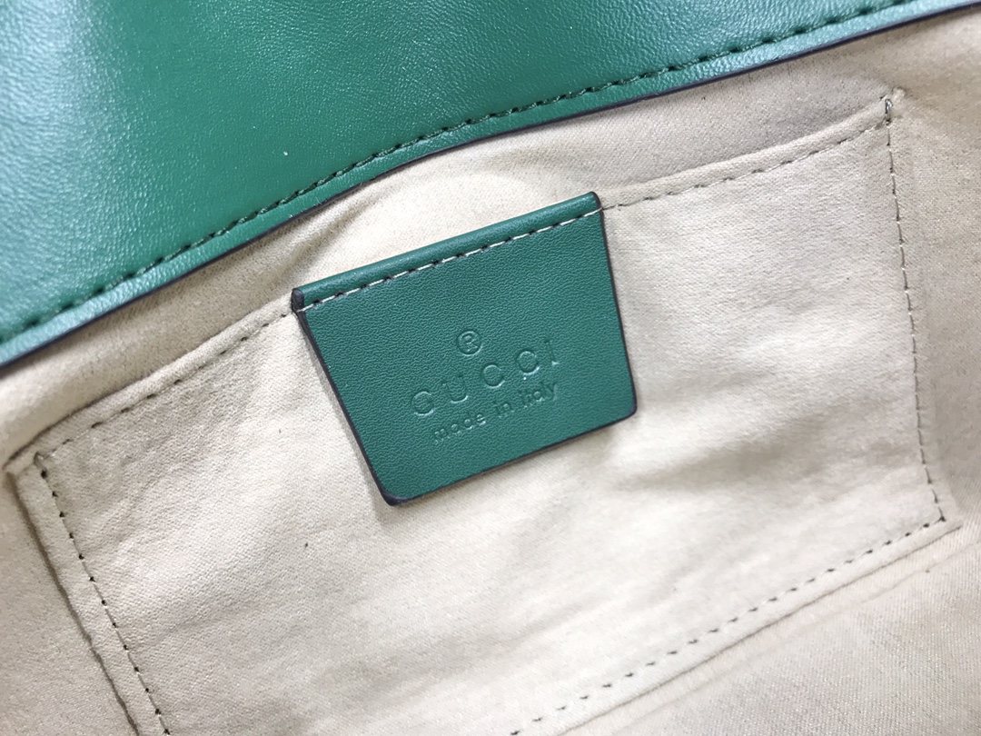 Gucci GG Marmont 小号 美包 - エレガントなデザインと高級革使用