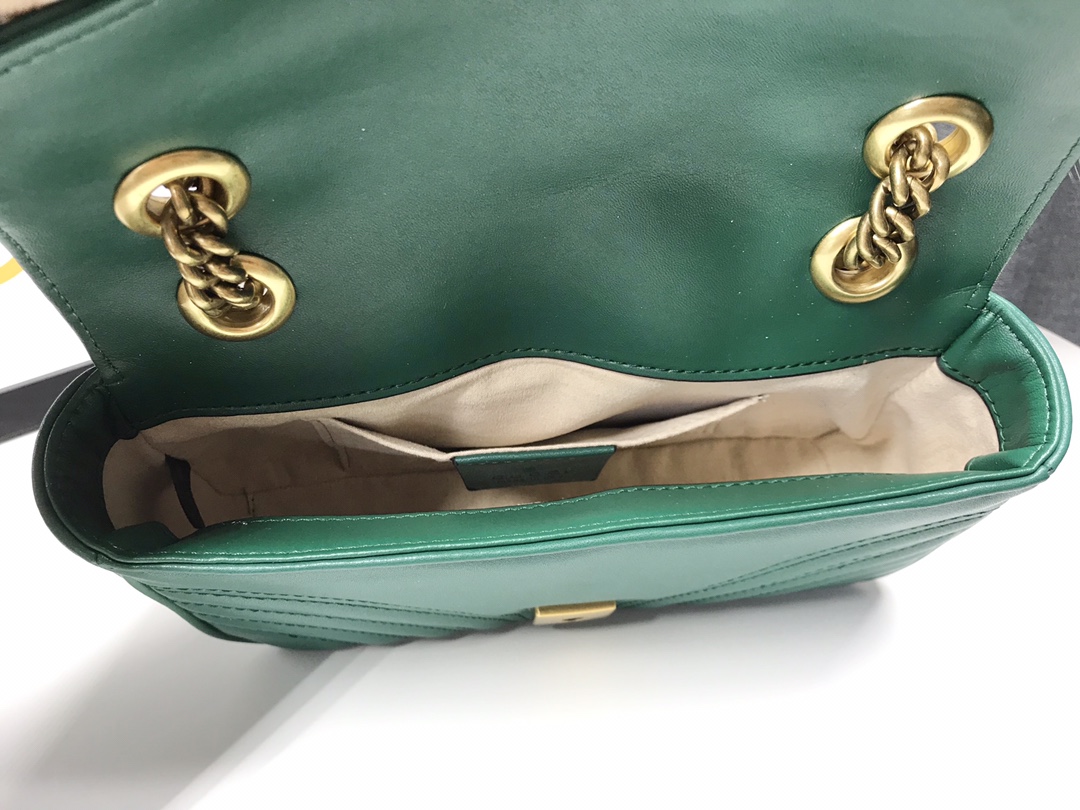 Gucci GG Marmont 小号 美包 - エレガントなデザインと高級革使用