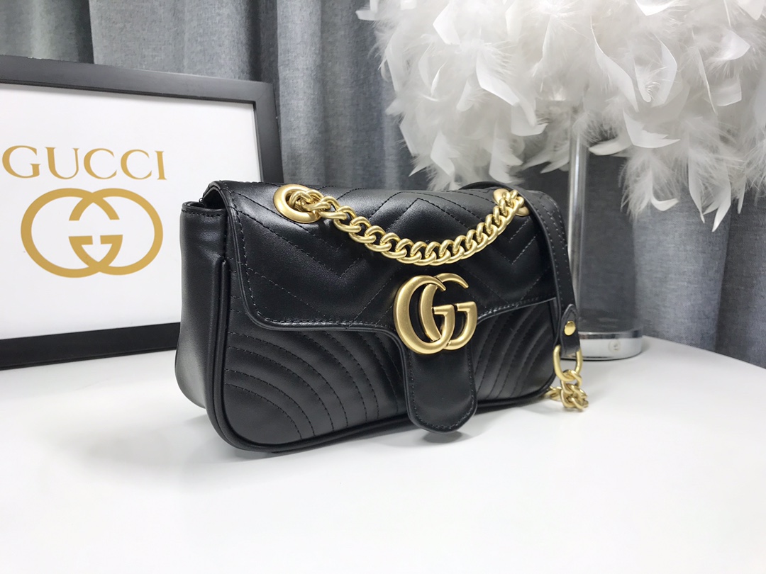 Gucci GG Marmont 小号 美しいレザーショルダーバッグ
