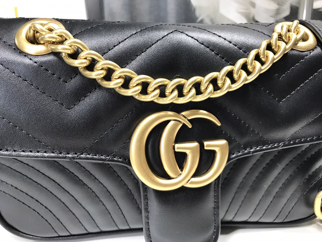 Gucci GG Marmont 小号 美しいレザーショルダーバッグ